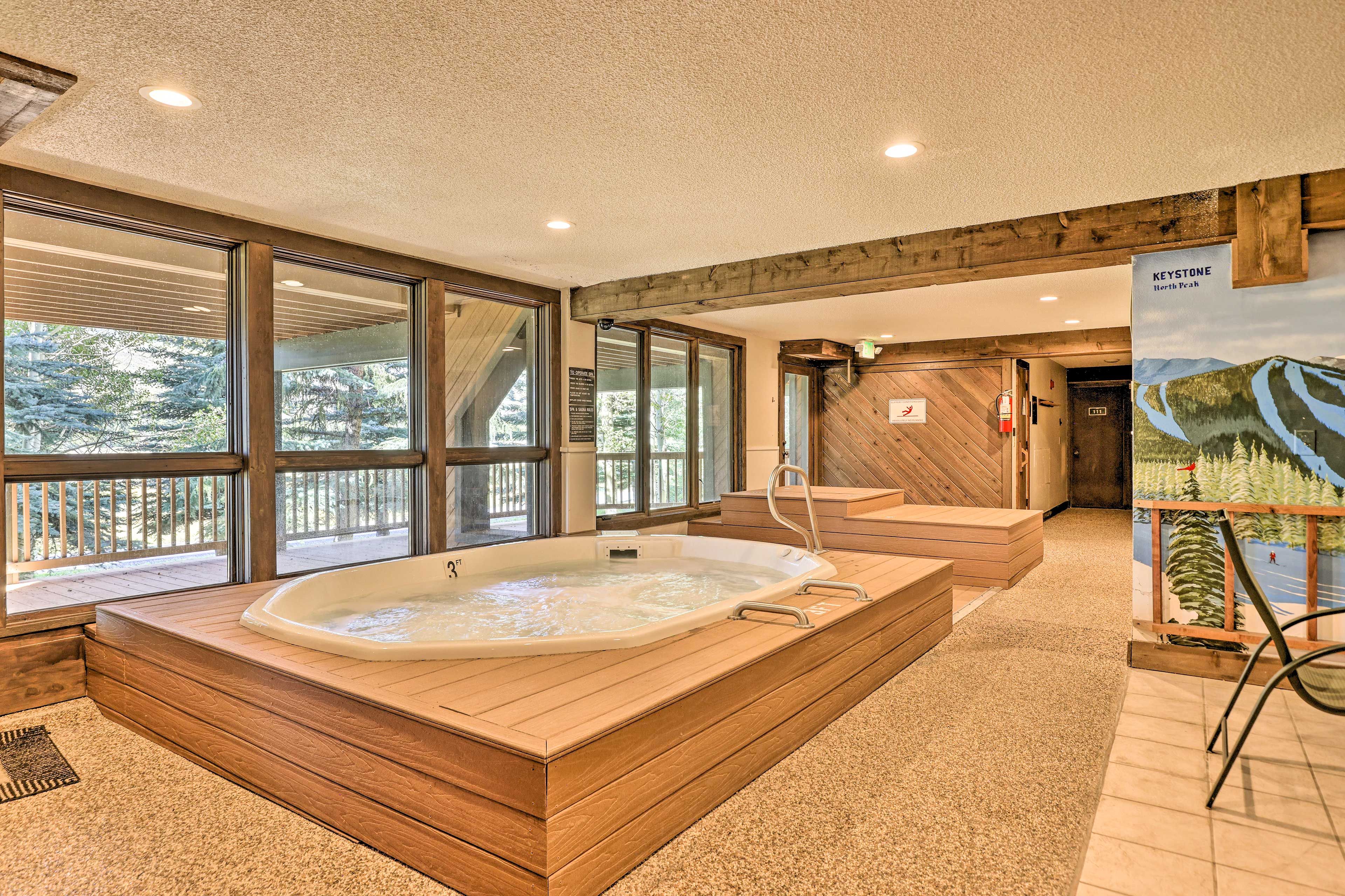 Chateau Acadian | Community Amenities | Hot Tub | Sauna