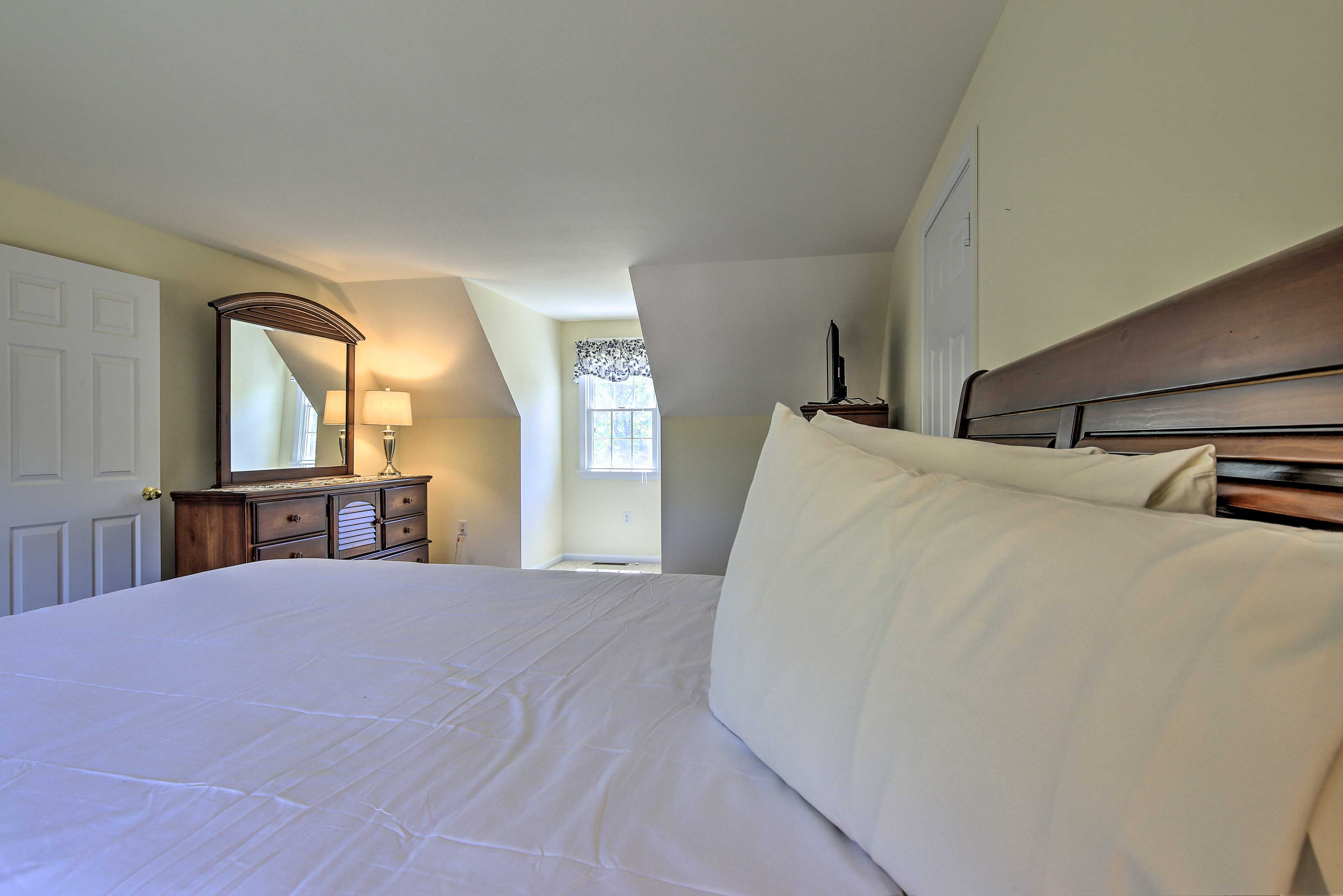 Keep your belongings stored away in the dresser and closet.