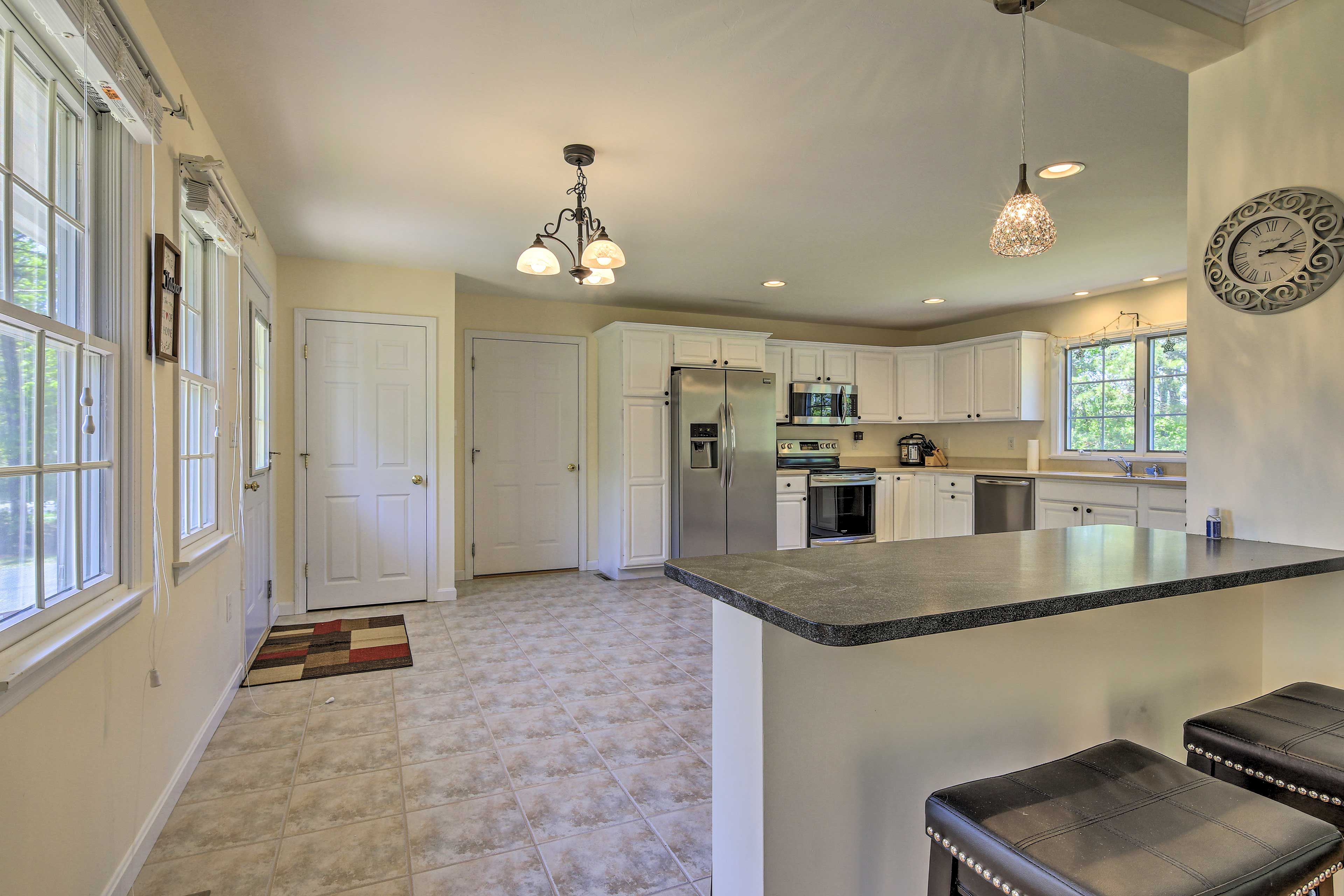 Take a seat at the breakfast bar for coffee and toast.