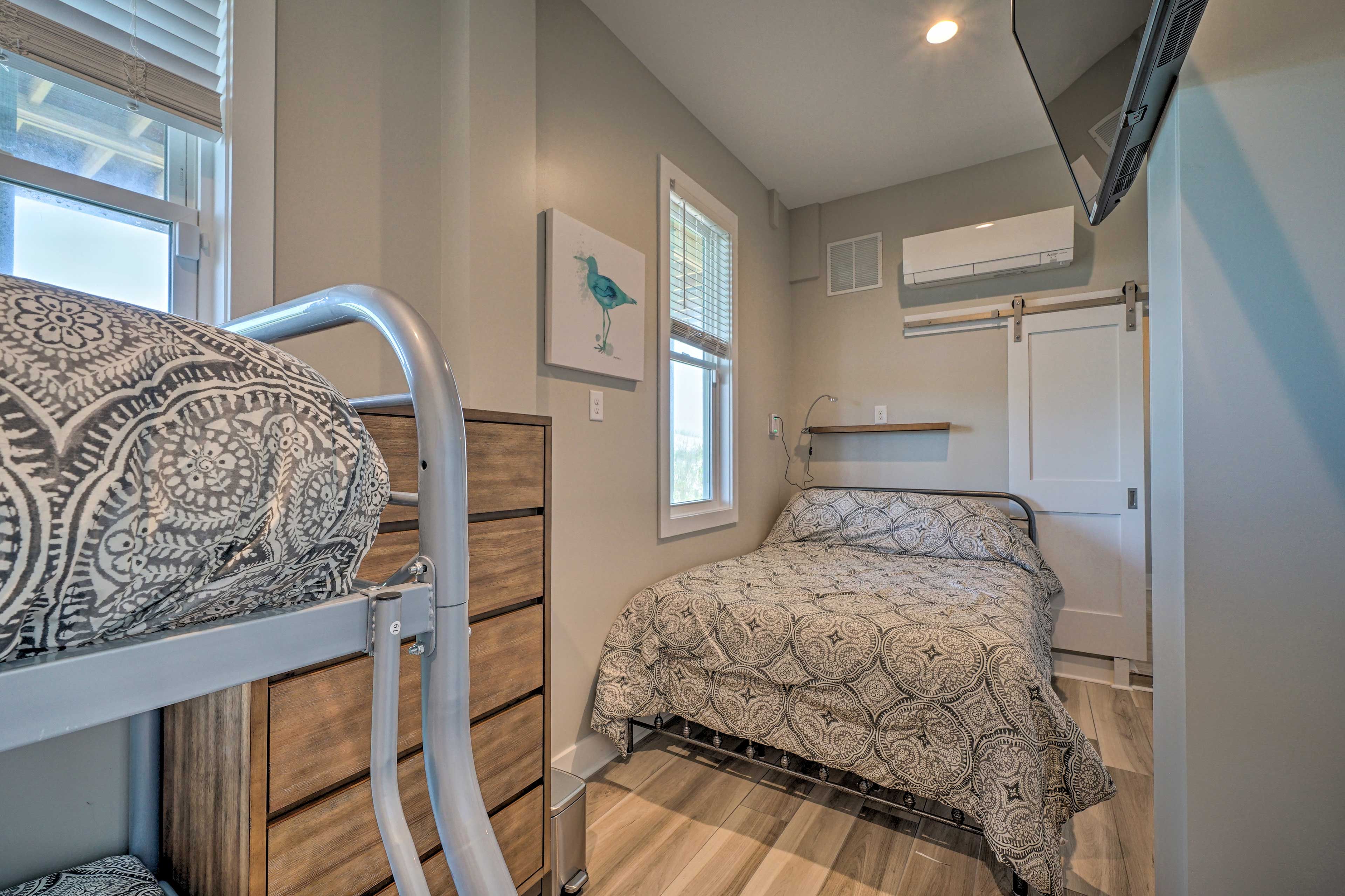 Bedroom 5: Queen Bed | Twin/Full Bunk Bed | 1st Floor