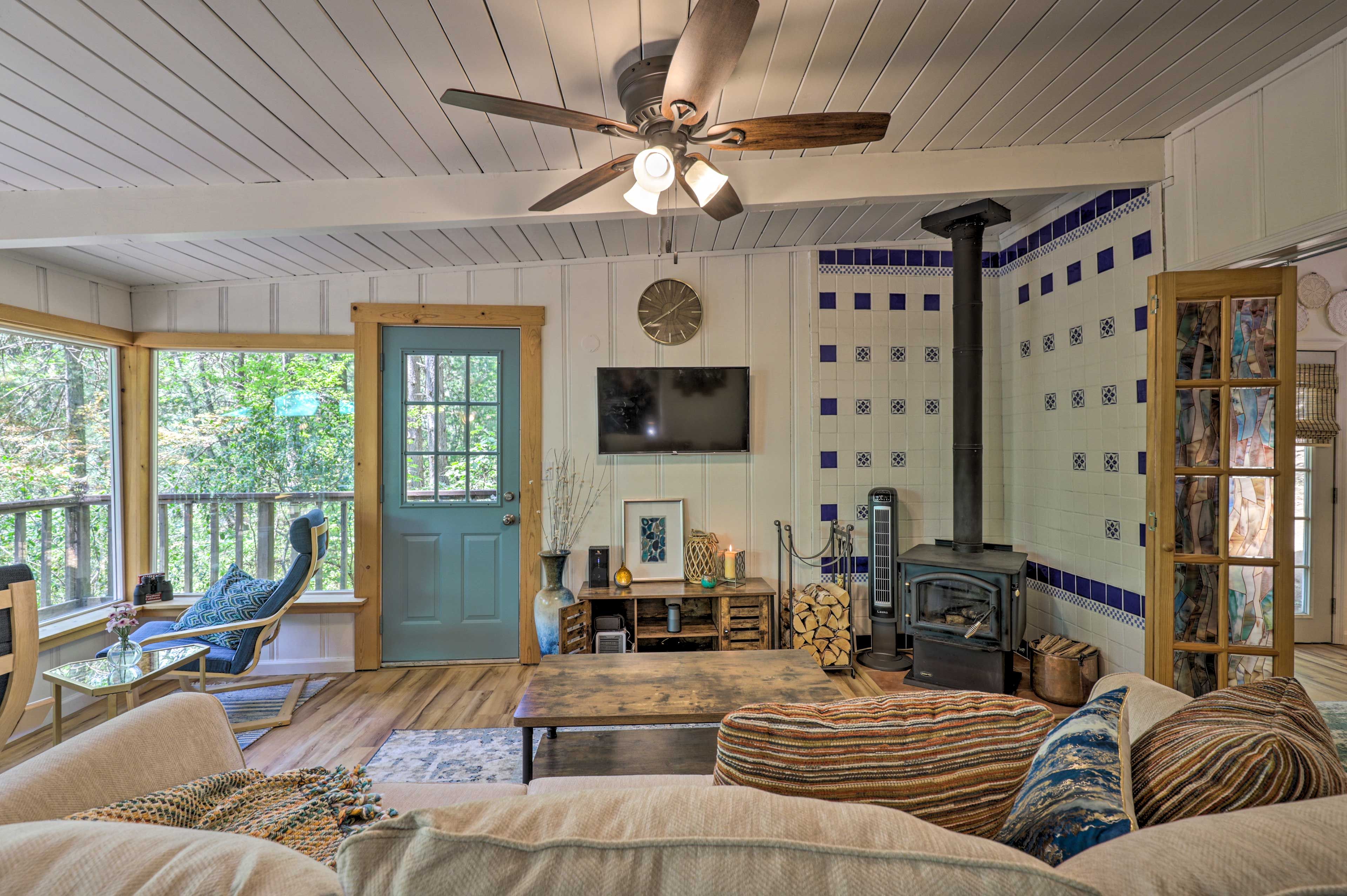 Living Room | Wood-Burning Stove | Smart TV