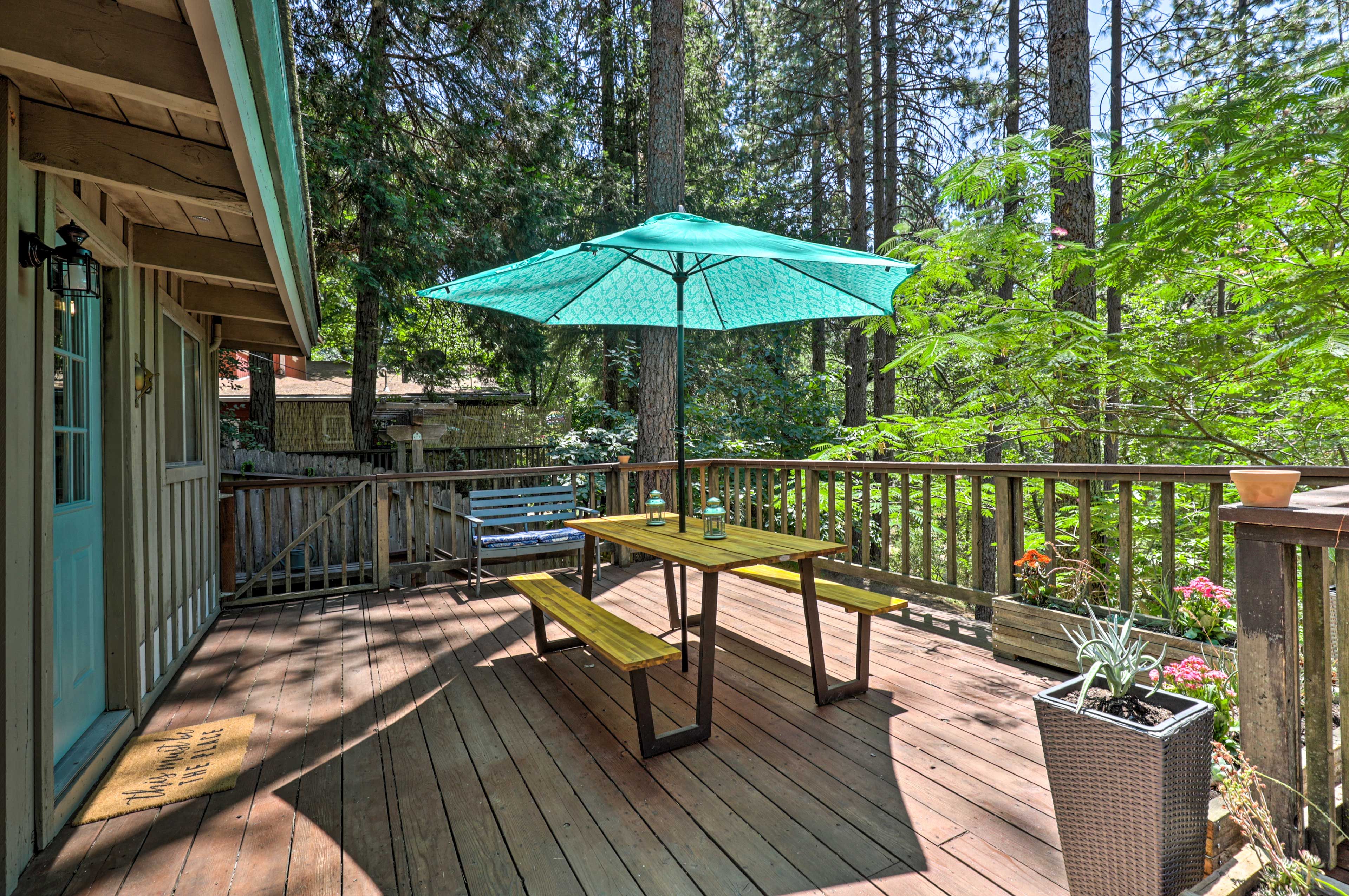 Private Deck | Outdoor Dining Area | Grill