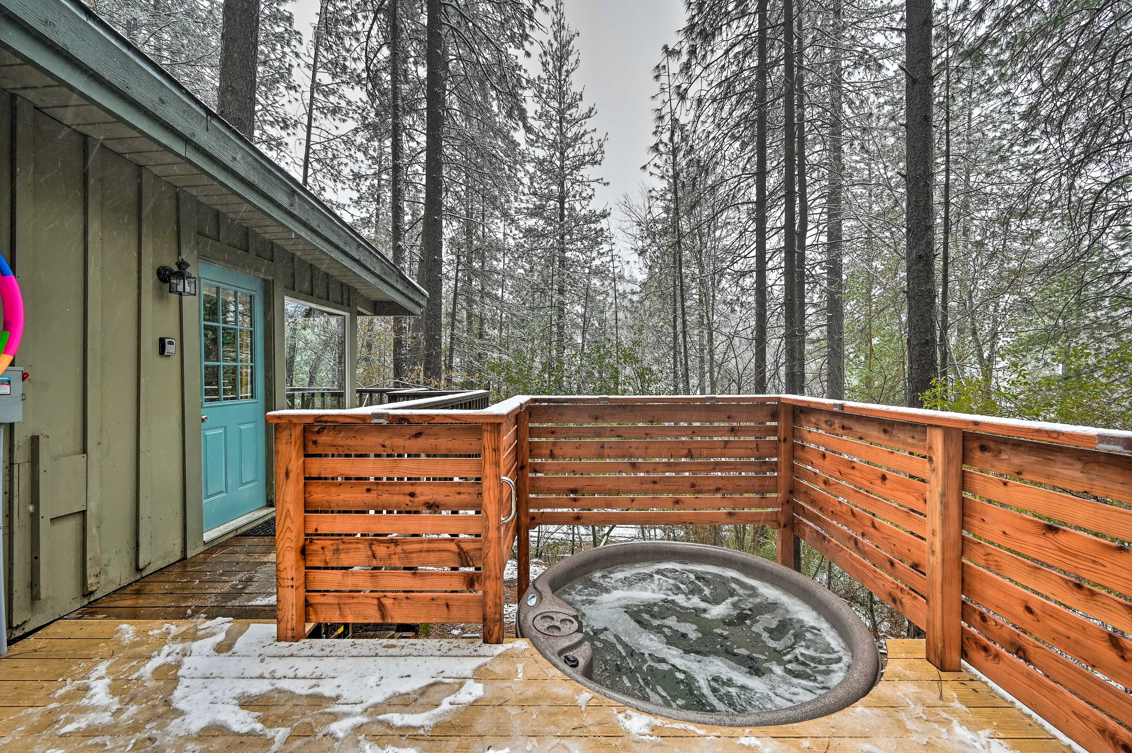 Deck | Private Hot Tub