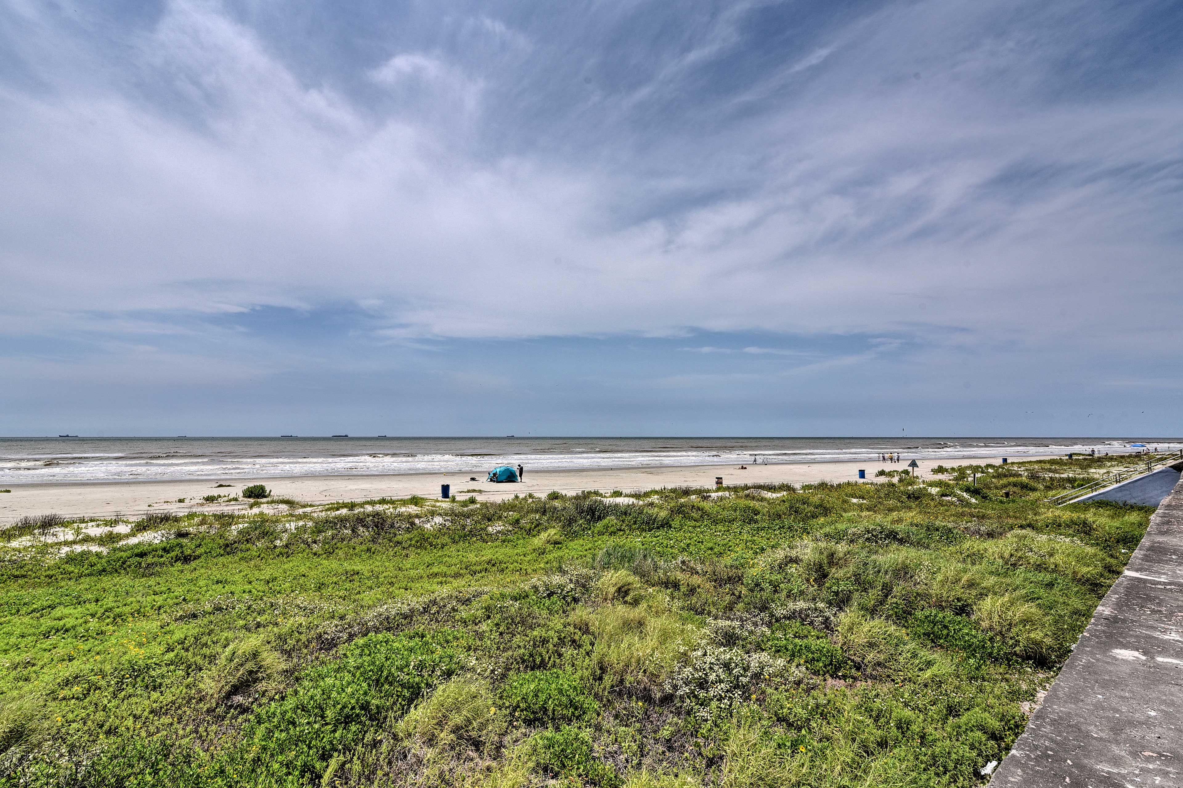 Nearby Attractions | Seawall