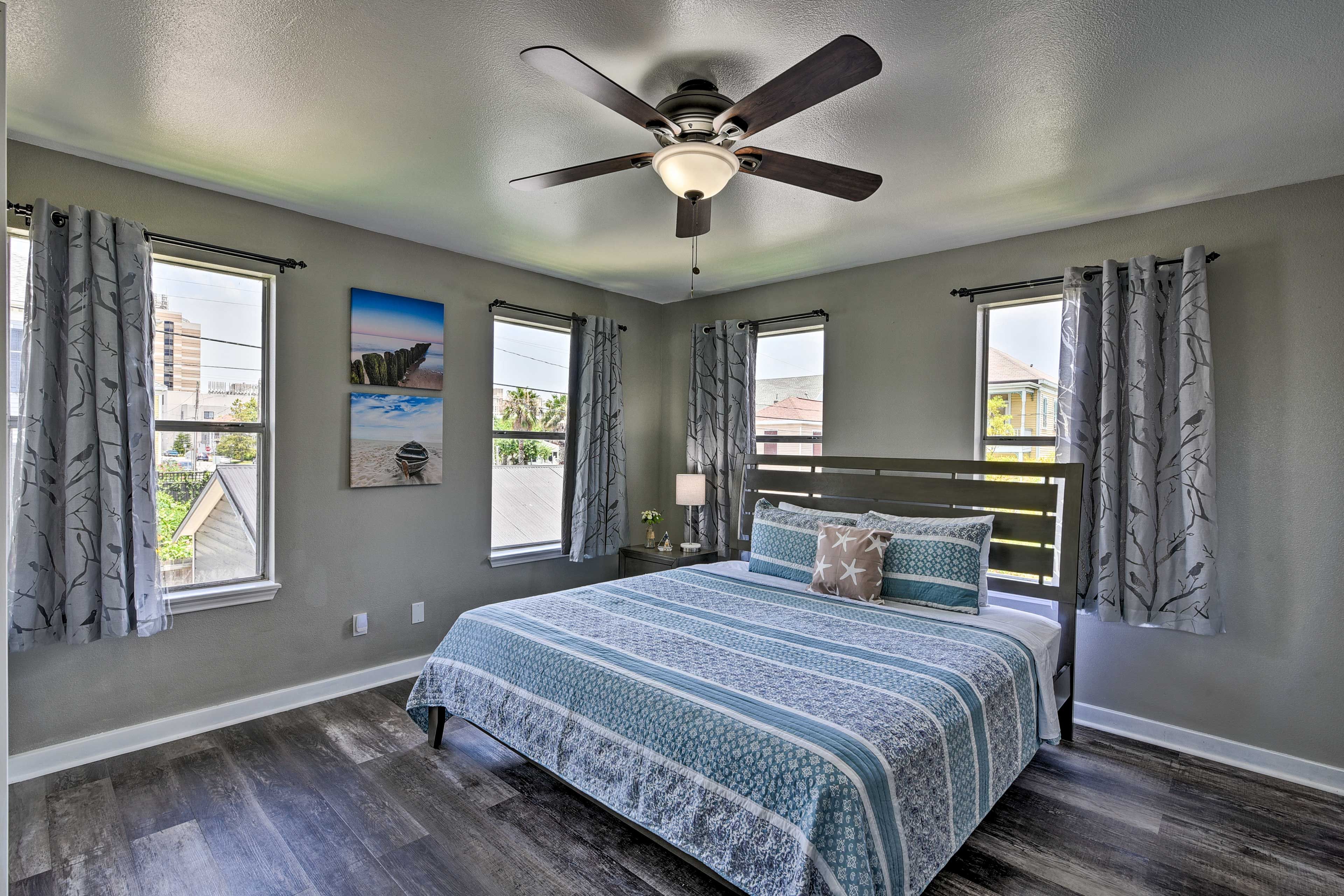 Master Bedroom | King Bed