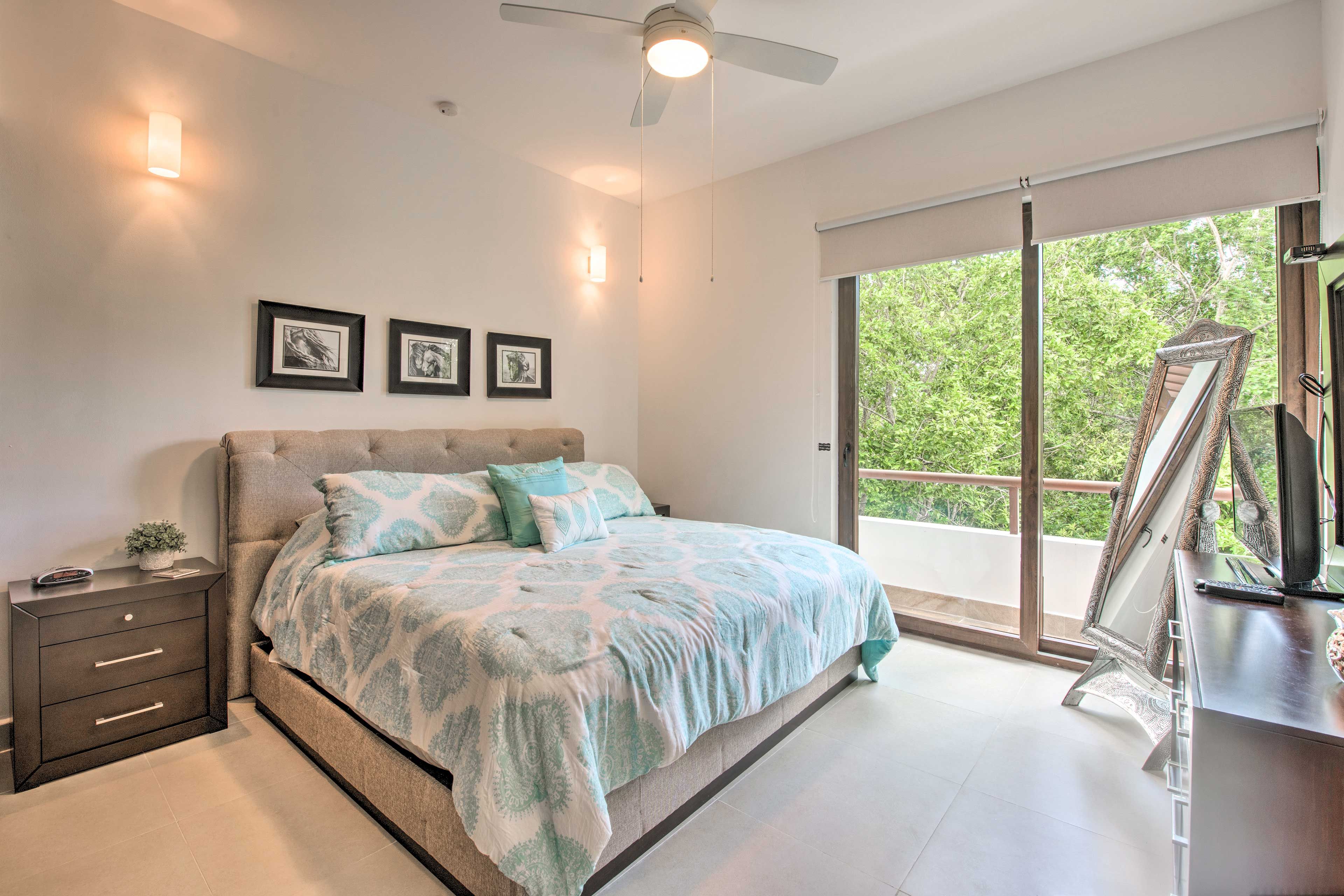 Bedroom 1 | King Bed | Hangers