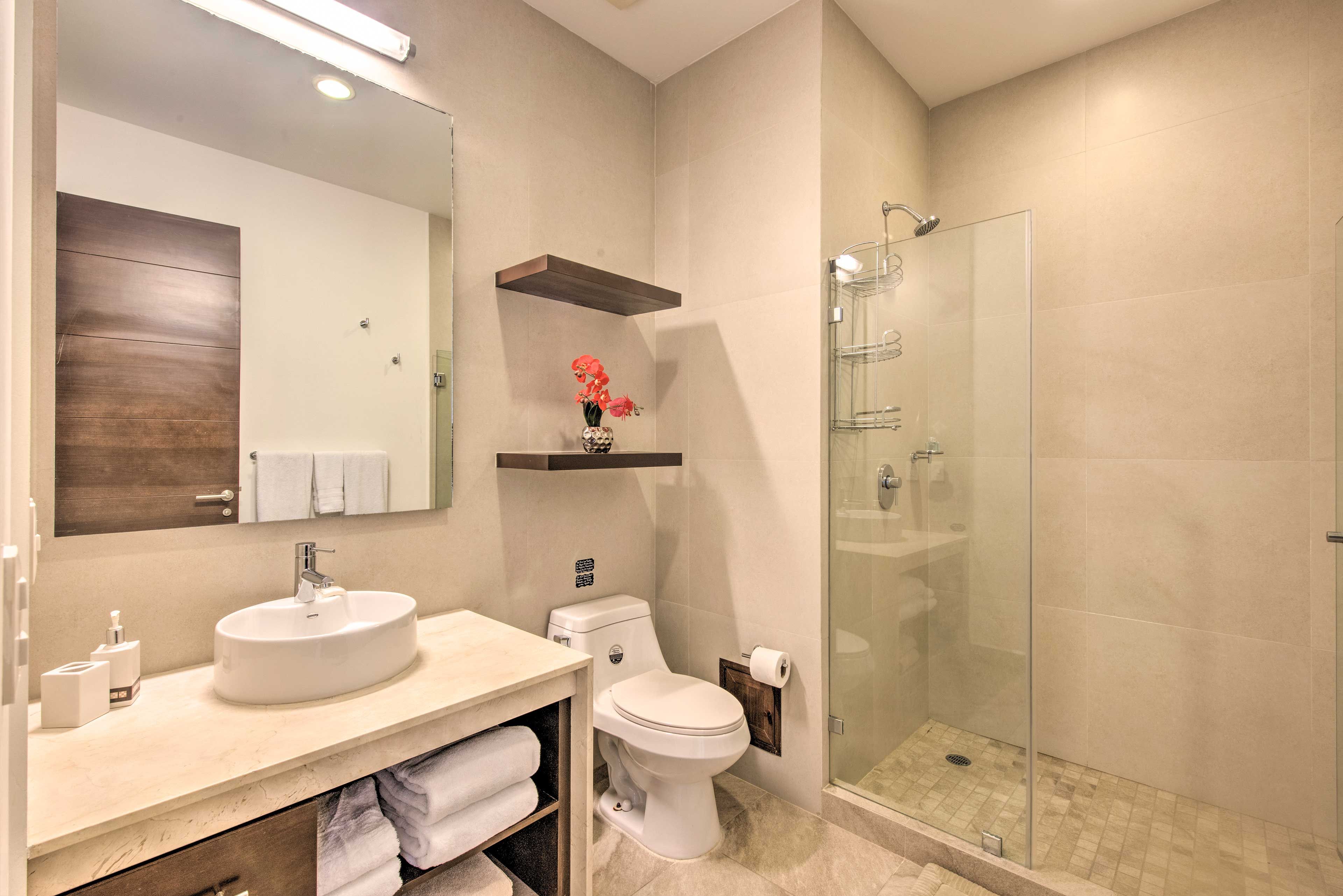 Full Bathroom | Linens & Towels