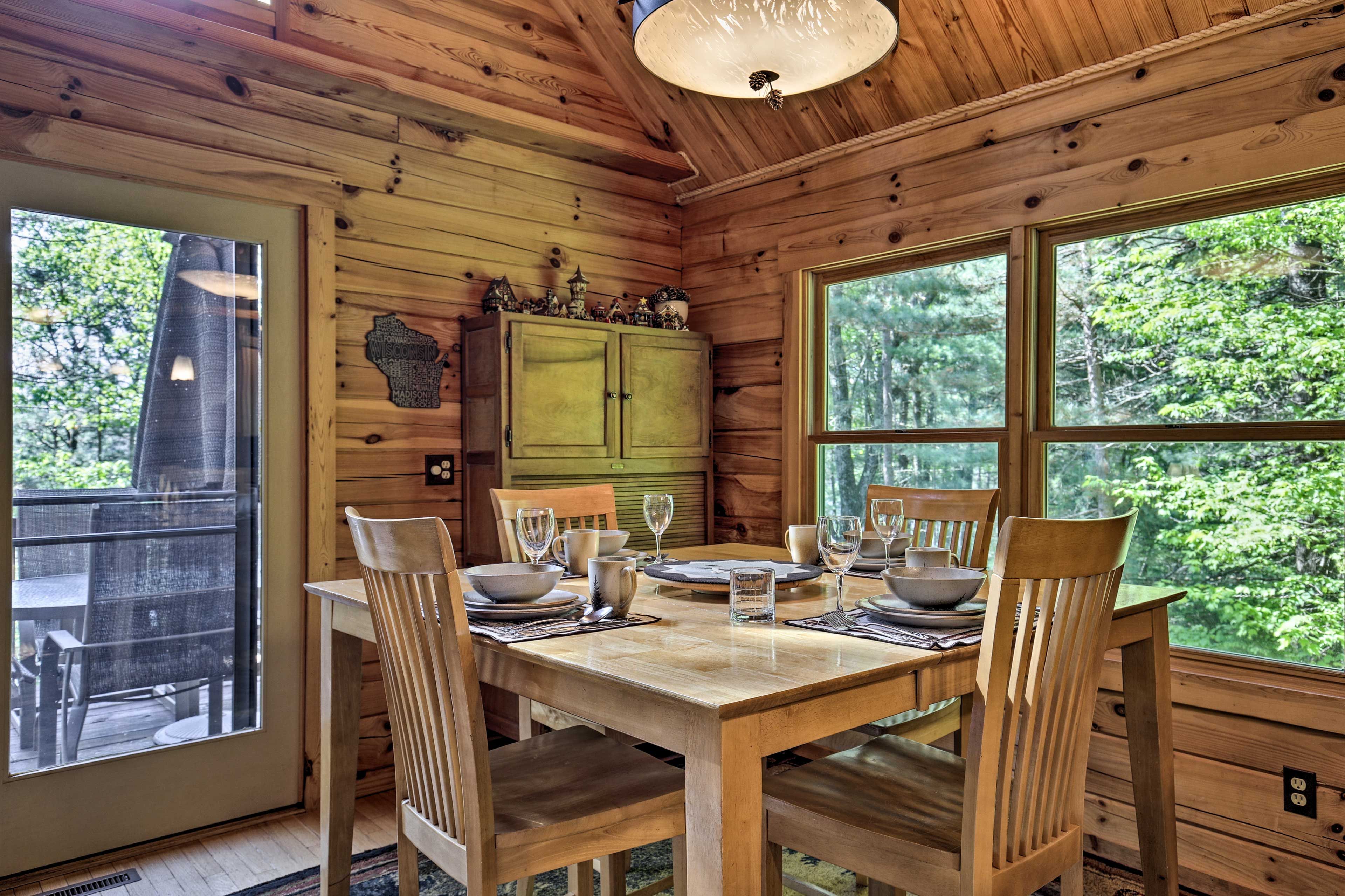 Dining Table | Dishware & Flatware Provided