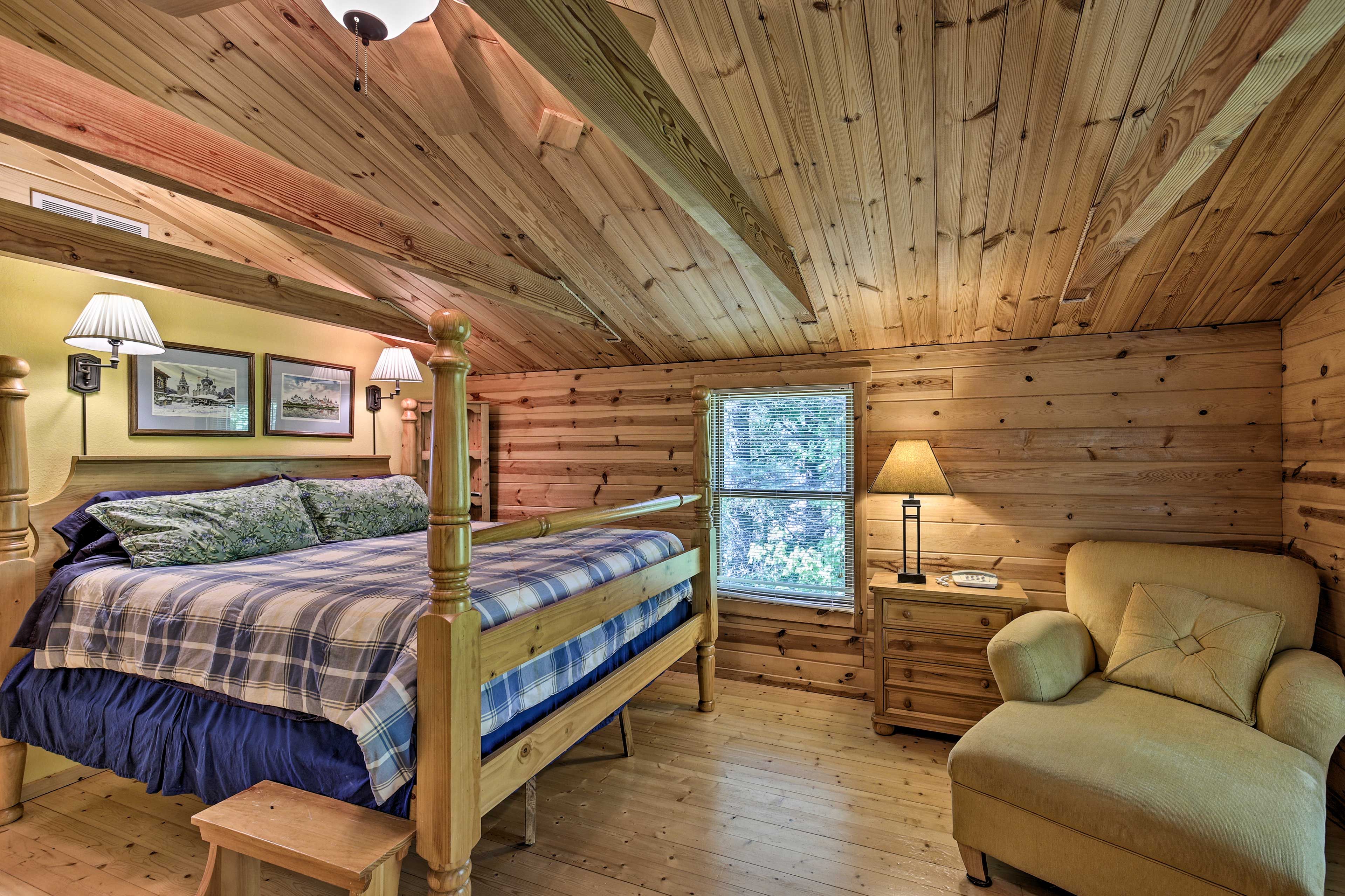 Bedroom 1 | King Bed | Linens Provided