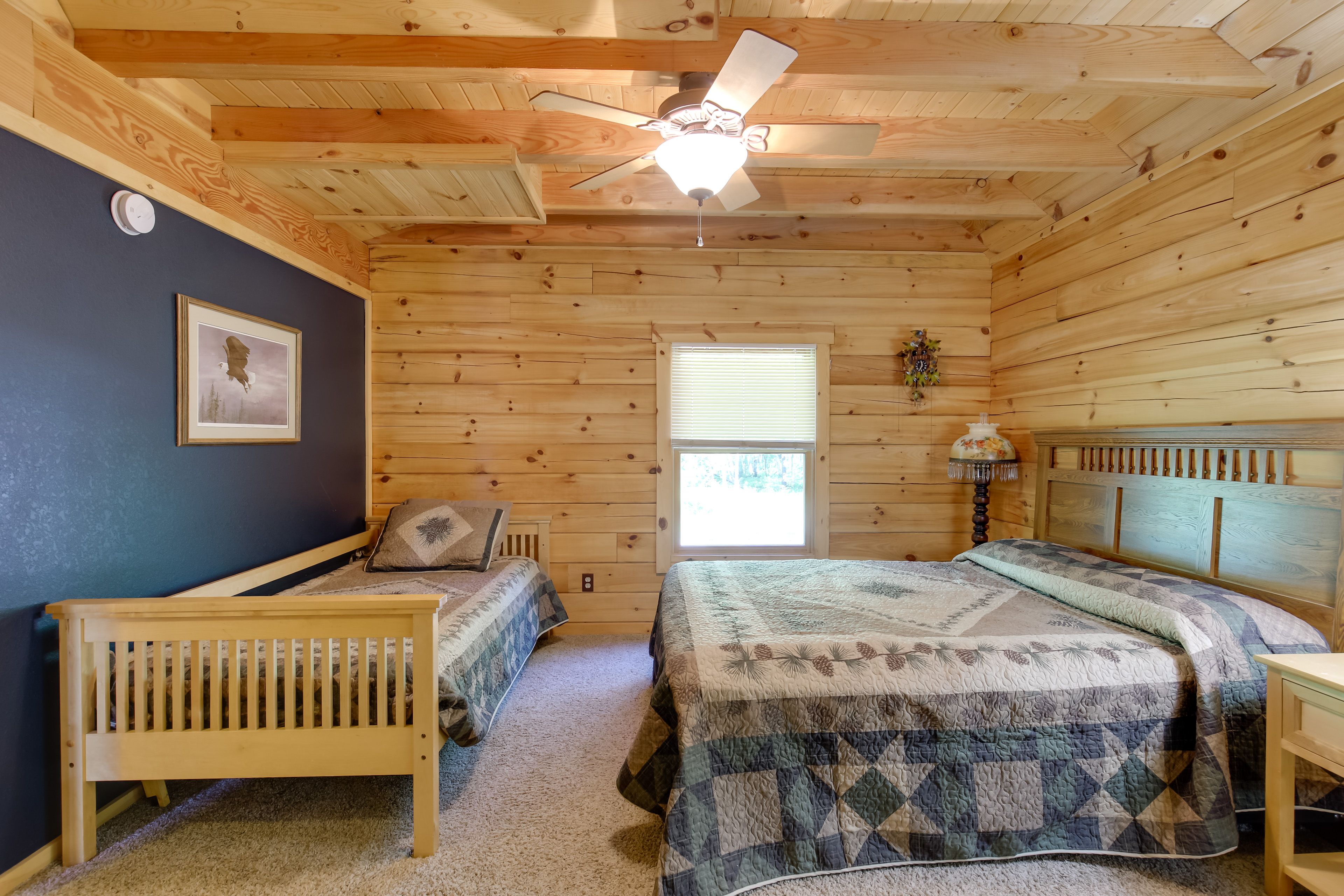 Bedroom 2 | Queen Bed | Twin Bed