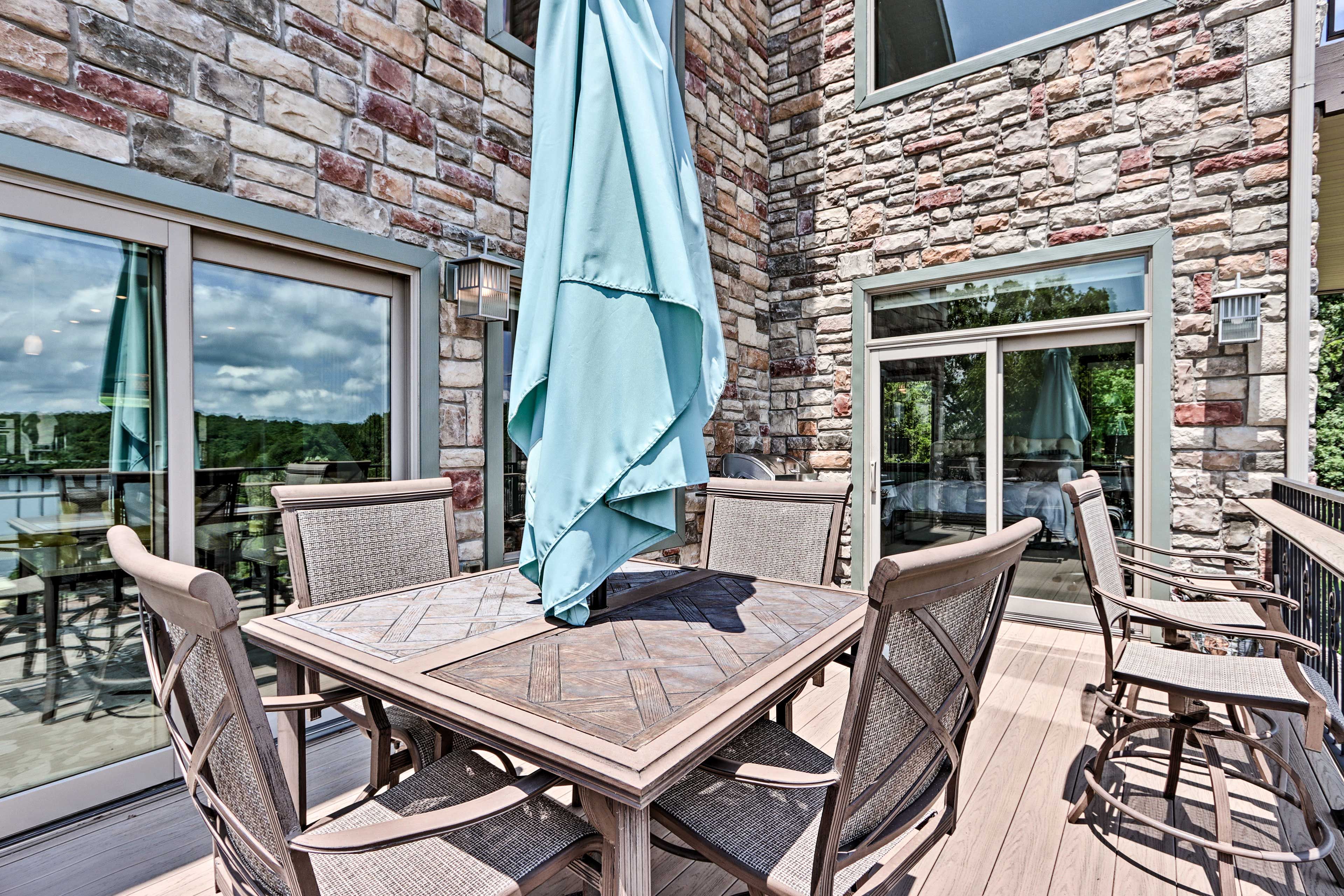 Furnished Deck