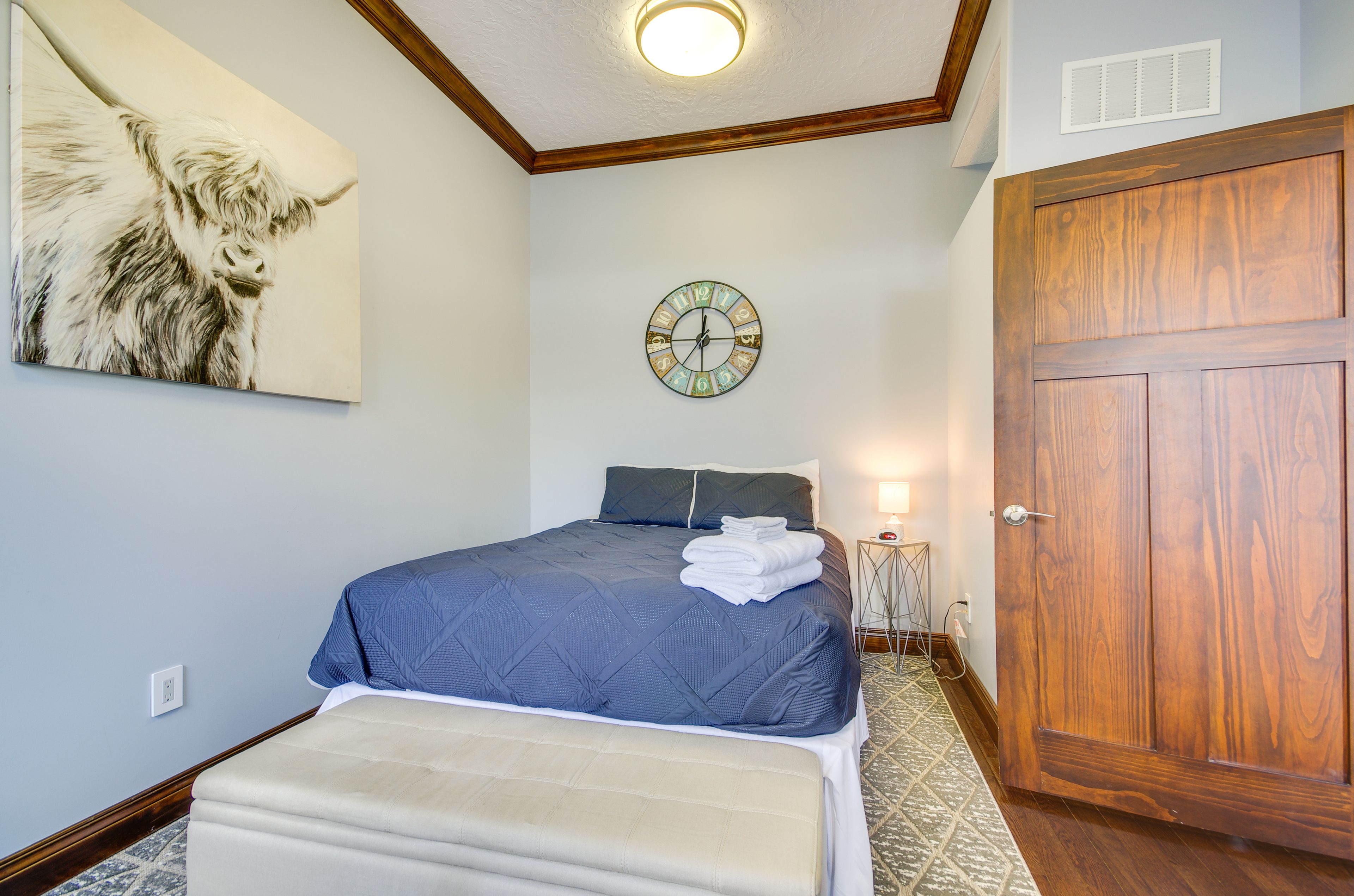 Bedroom 4 | Queen Bed