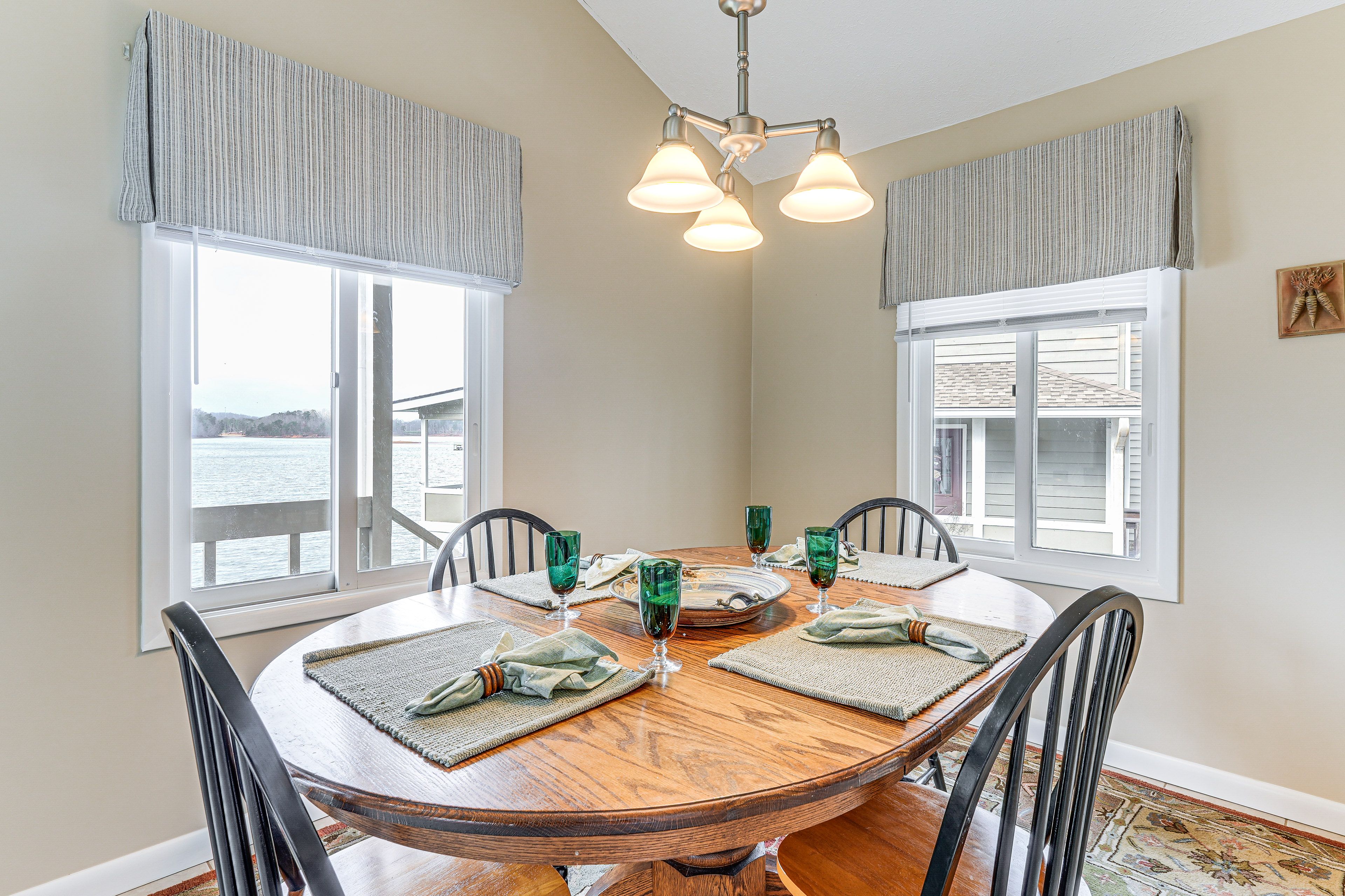 Dining Area | Main Level