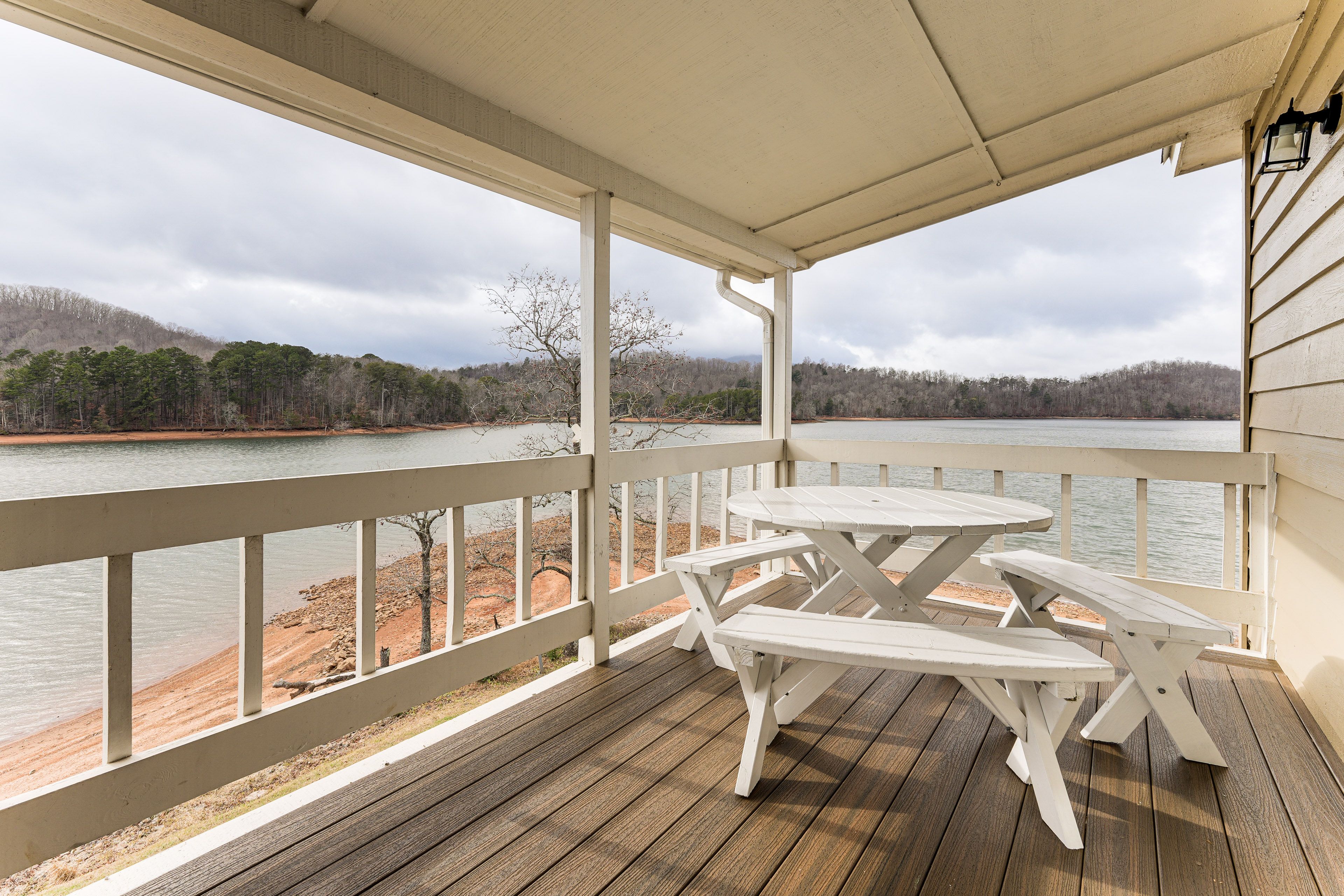 Balcony | Picnic Table & Bench Swing