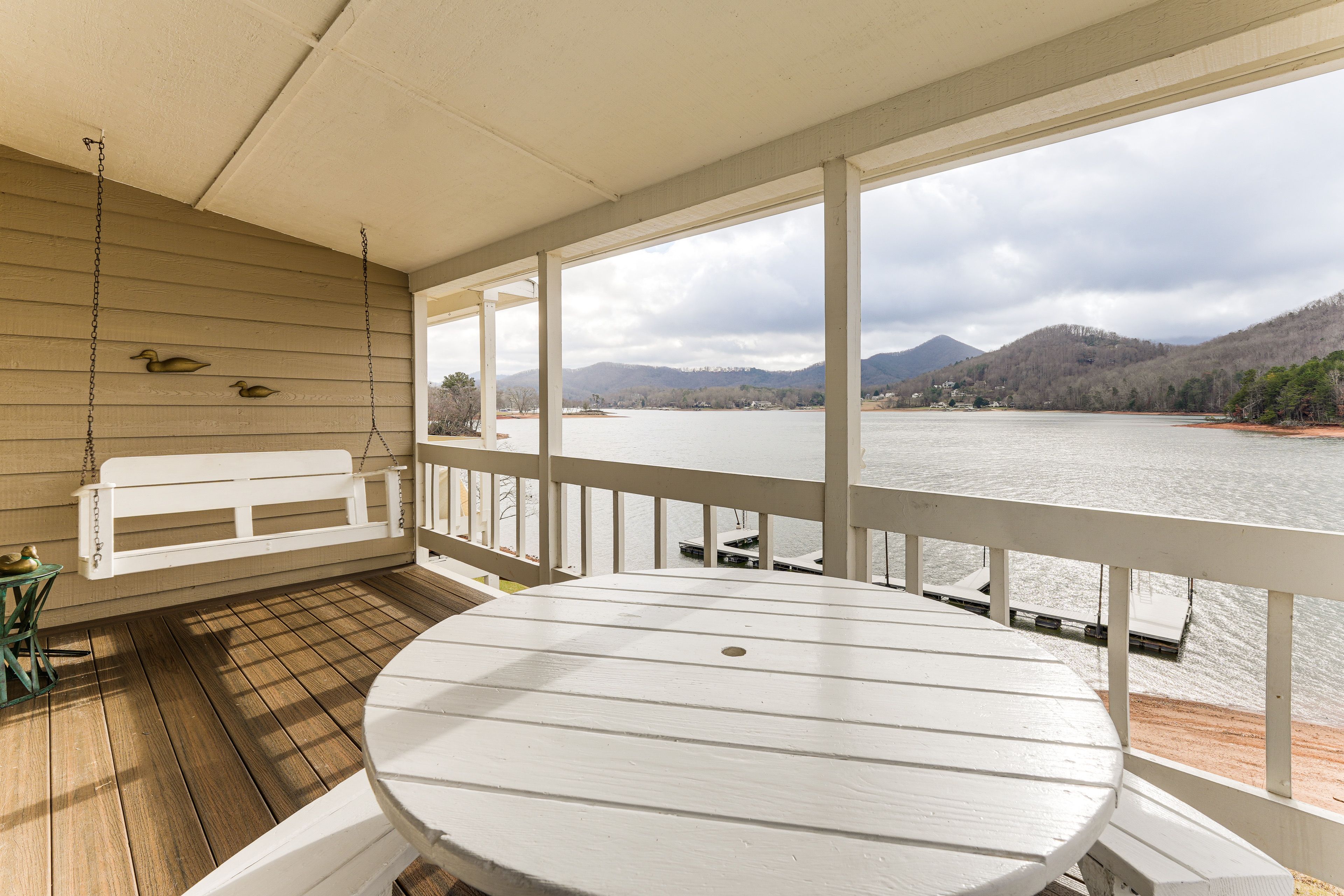 Hiawassee Vacation Rental | 2BR | 1.5BA | 1,200 Sq Ft | Stairs Required
