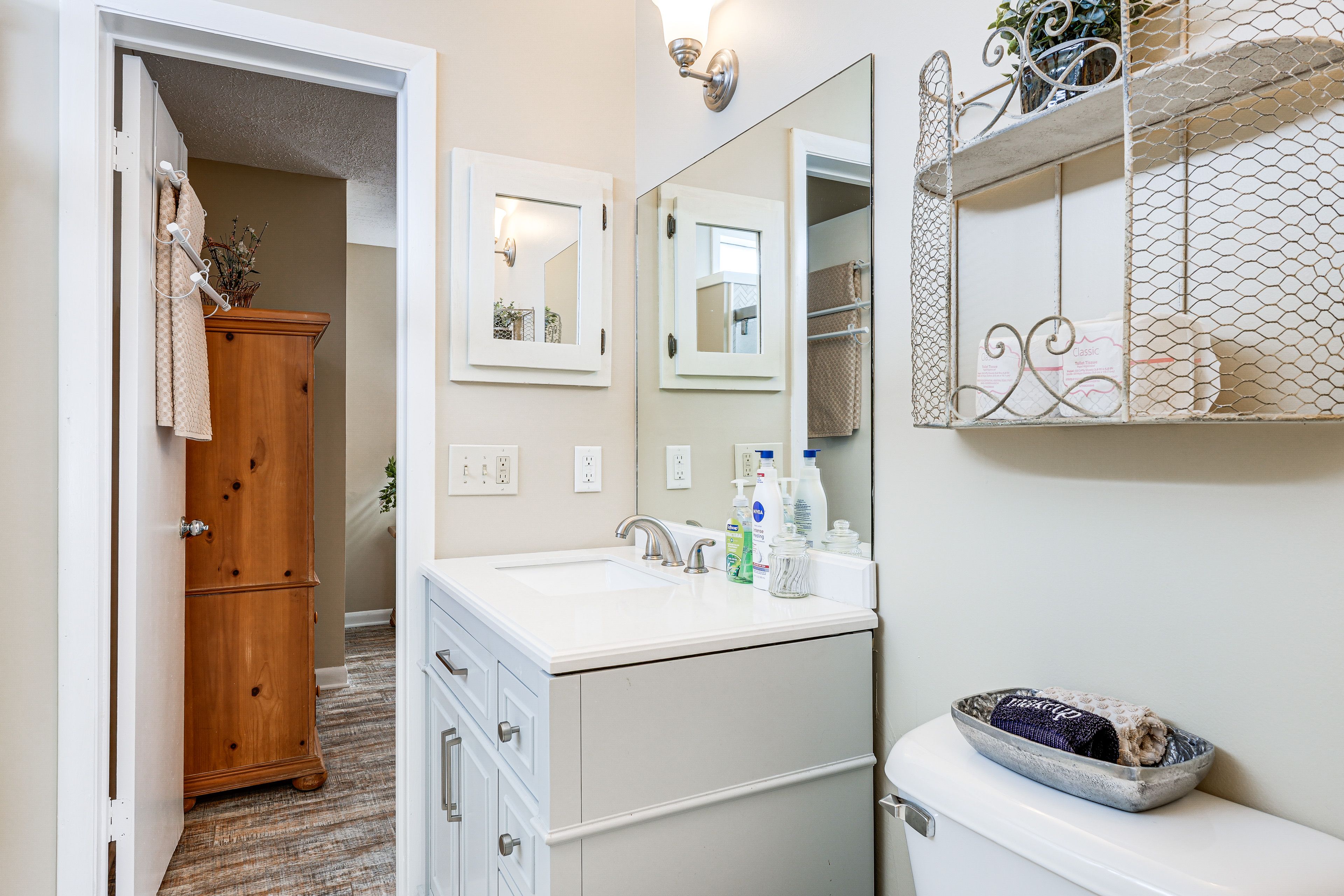 En-Suite Bathroom | Lower Level