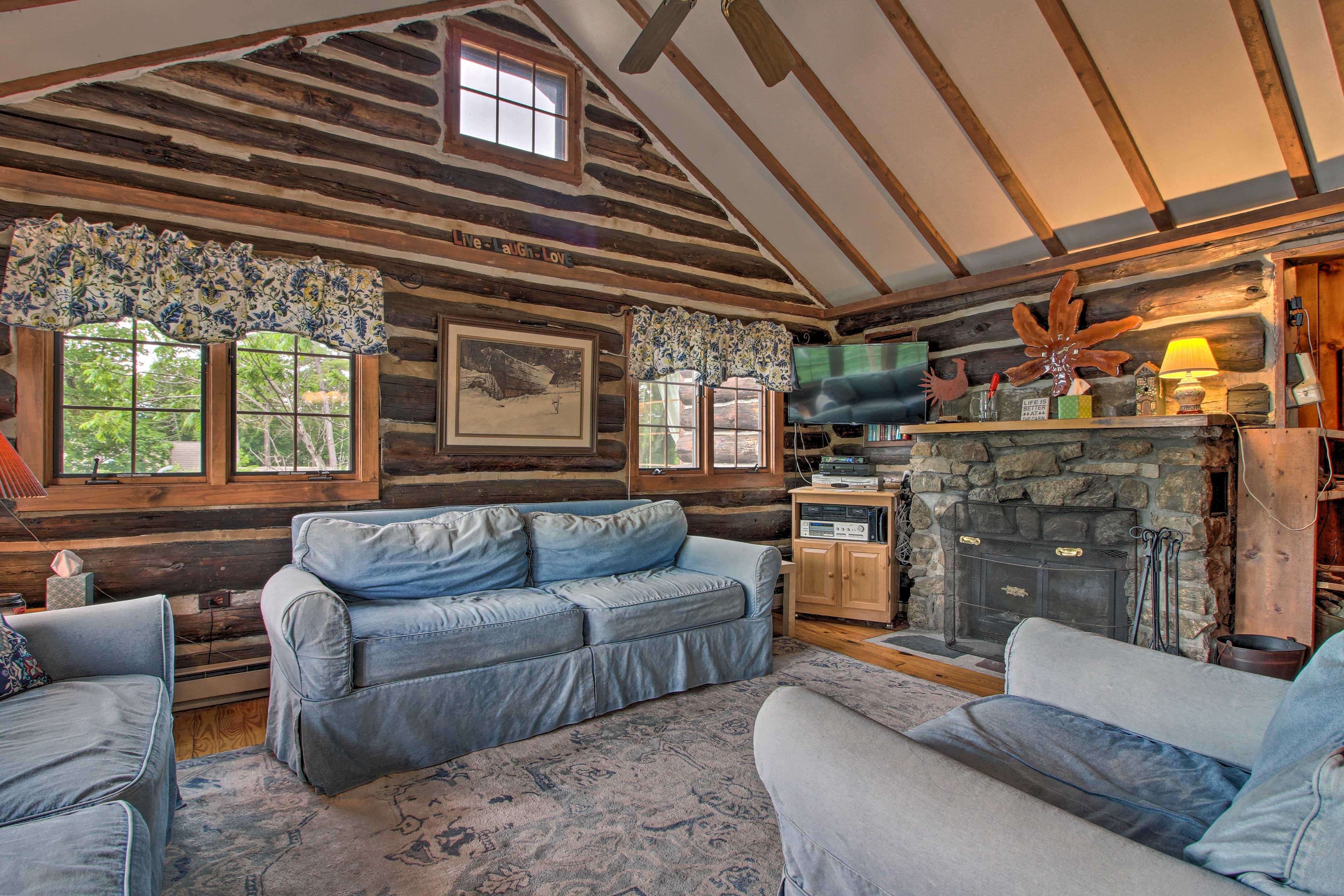 Living Room | Free WiFi