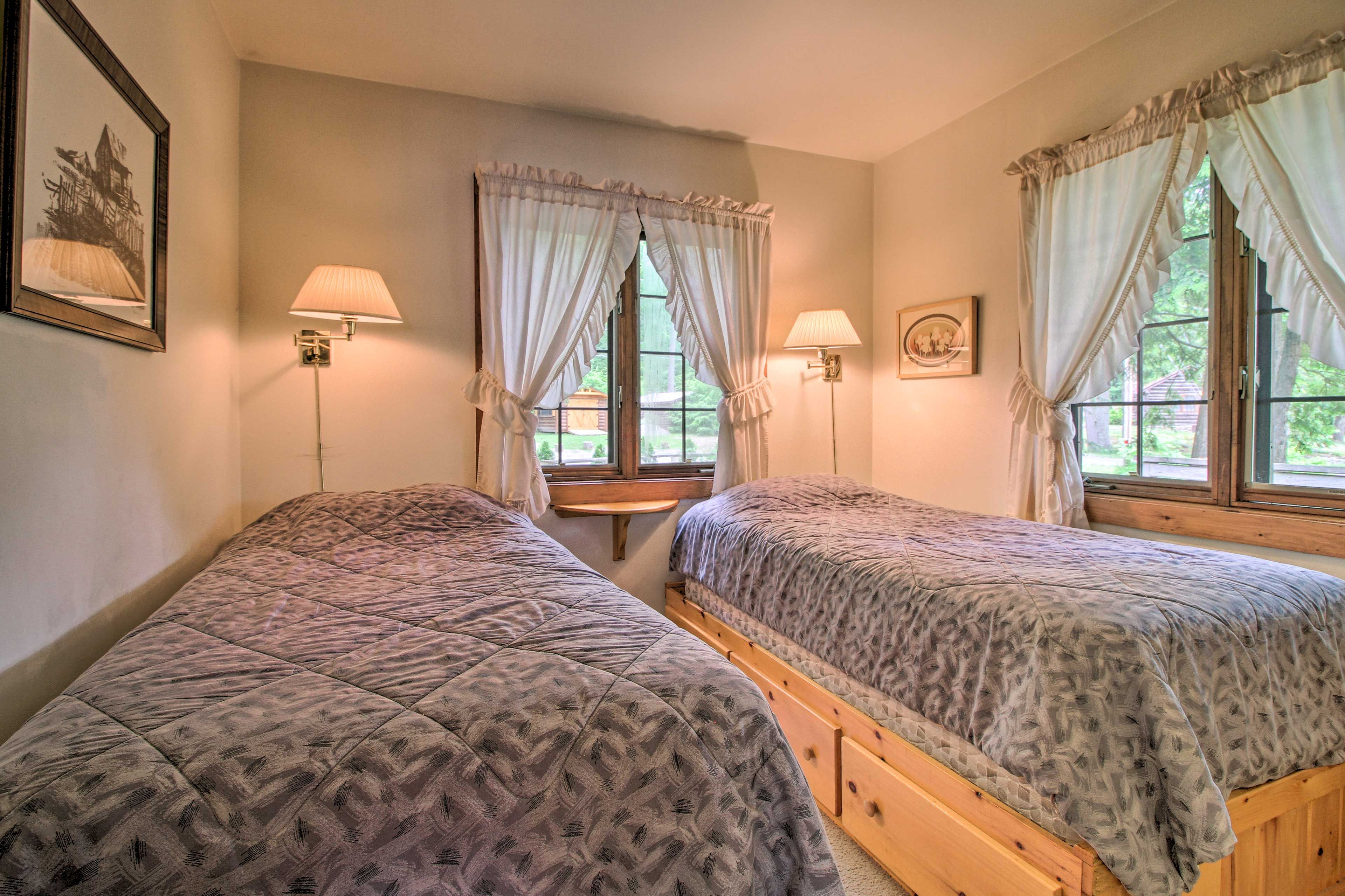 Bedroom 3 | 2 Twin Beds
