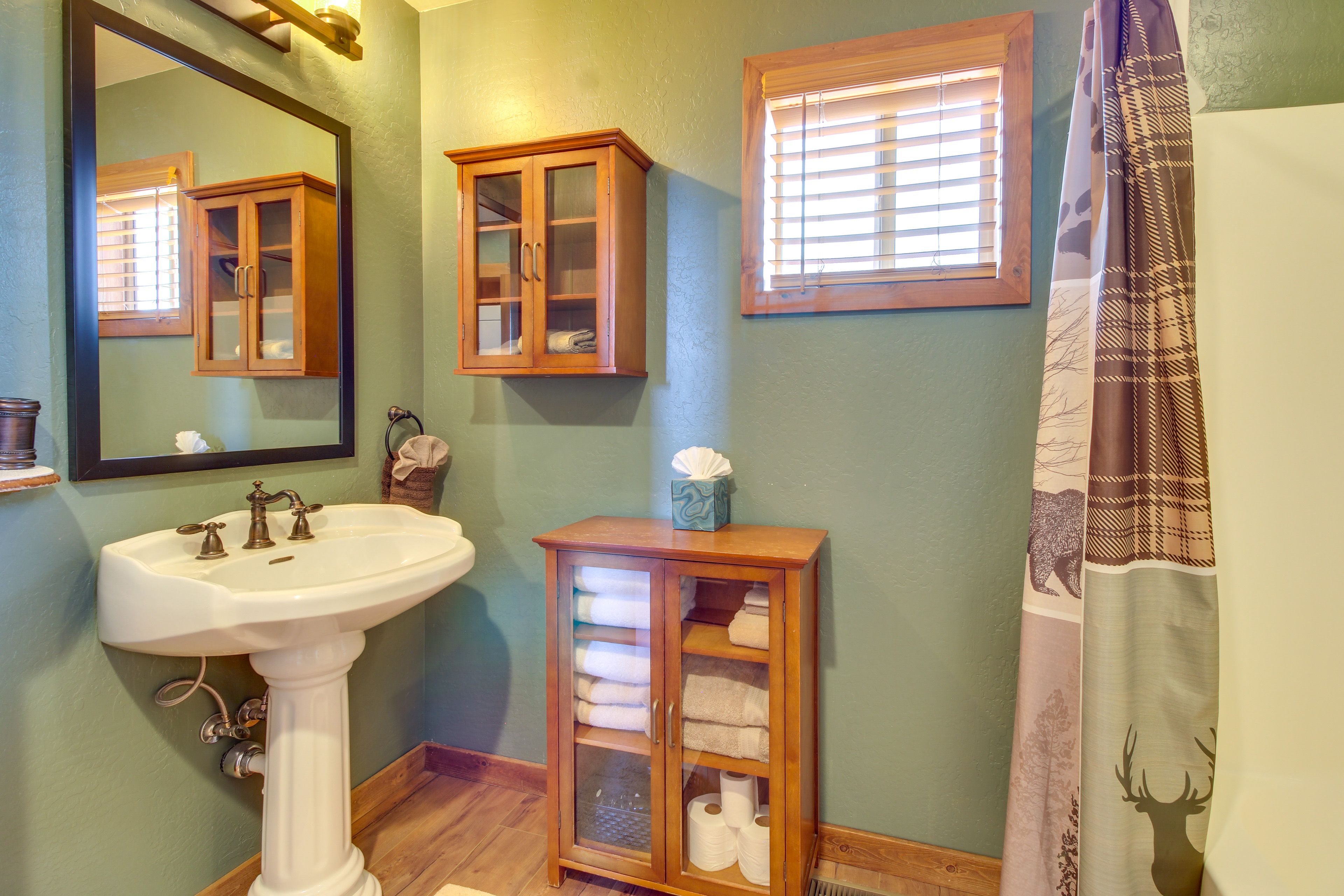Full Bathroom | Washer & Dryer | Towels Provided