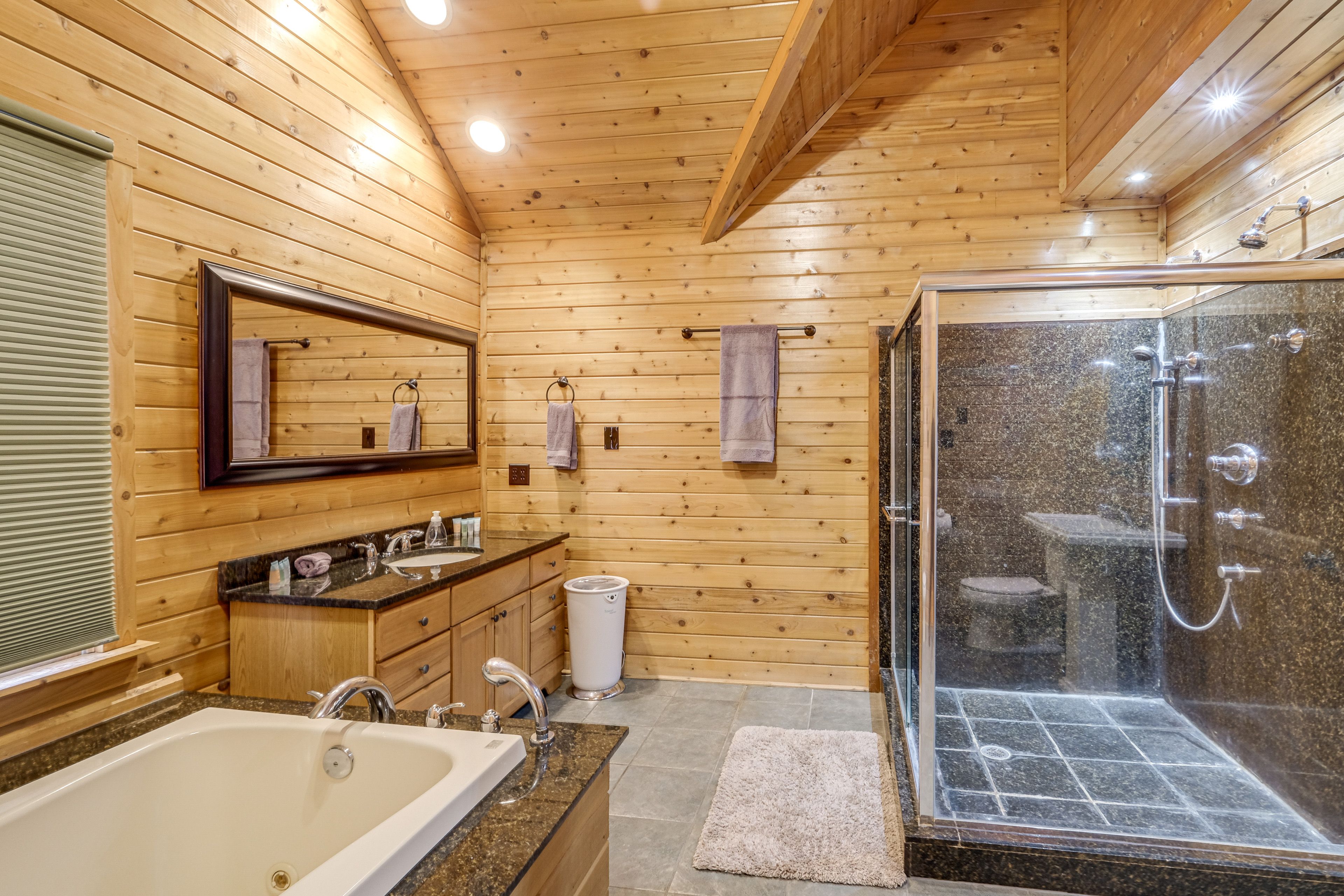 En-Suite Bathroom | Towels Provided | 2nd Floor