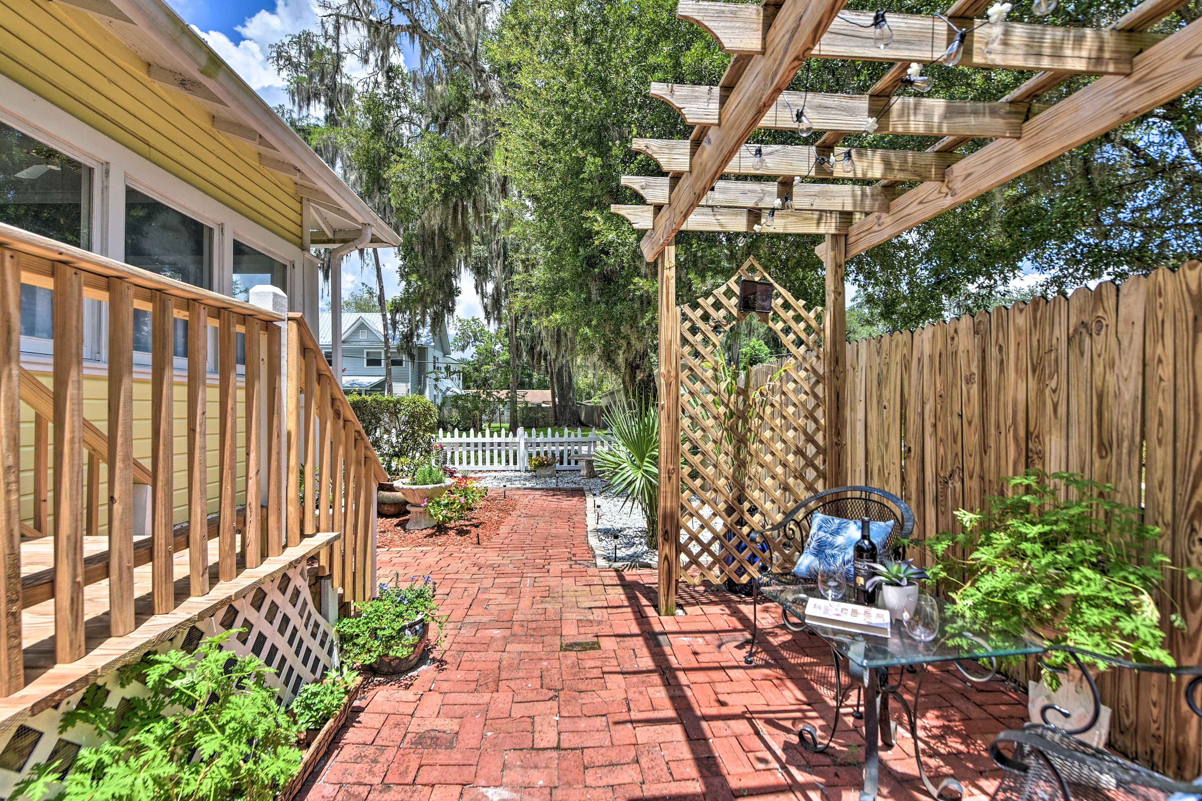 Backyard | Pergola