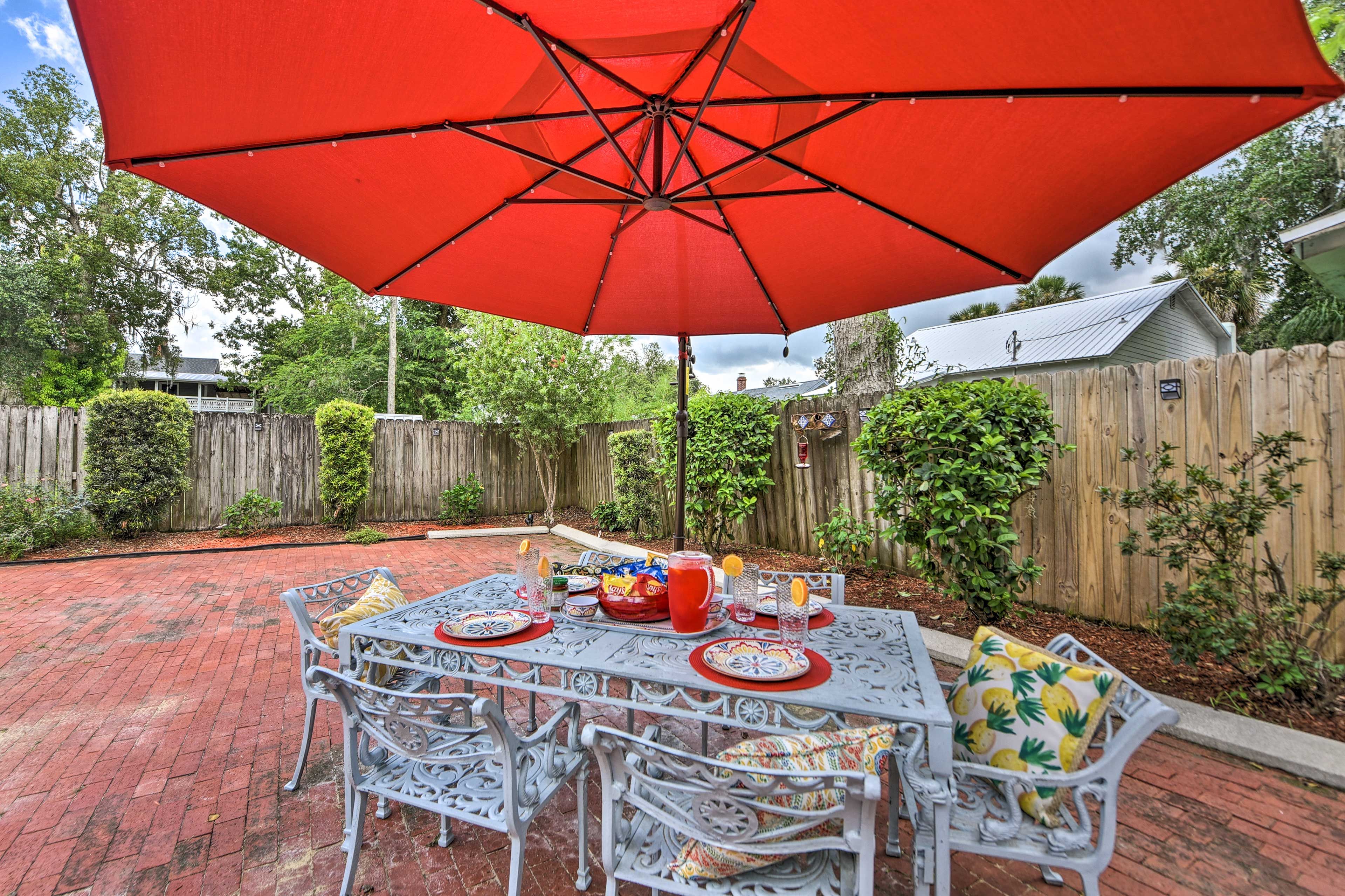 Private Patio | Outdoor Dining Table | Dishware & Silverware