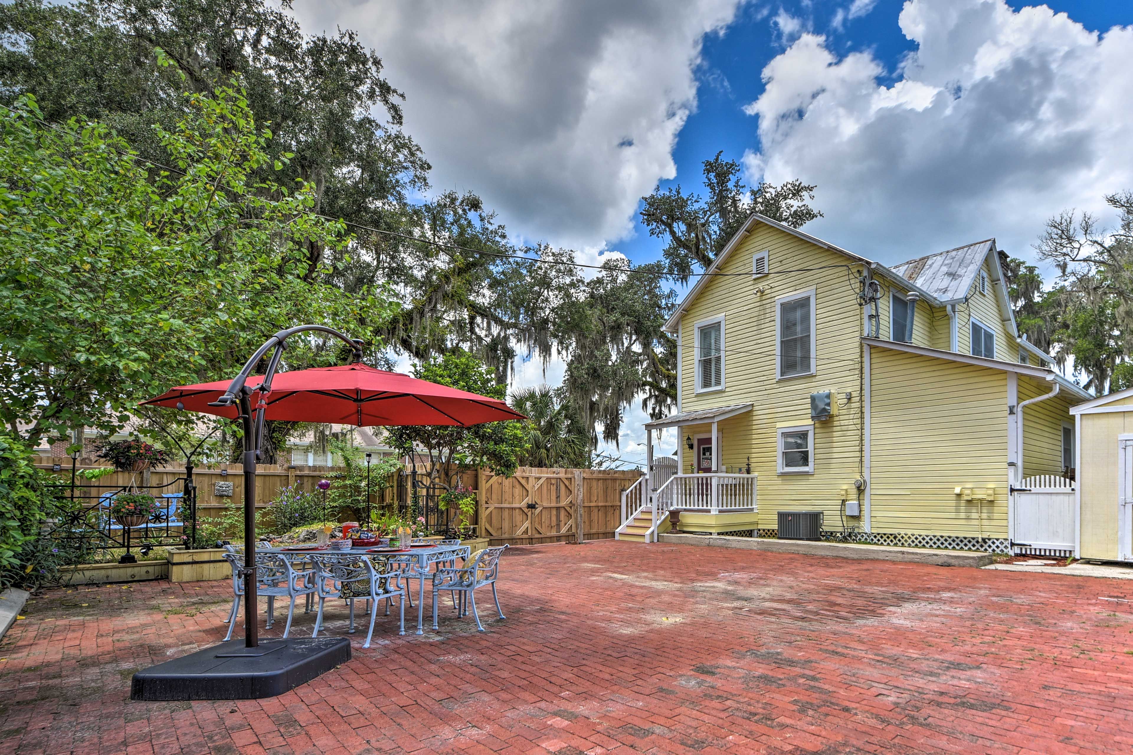 Backyard | Brick Patio
