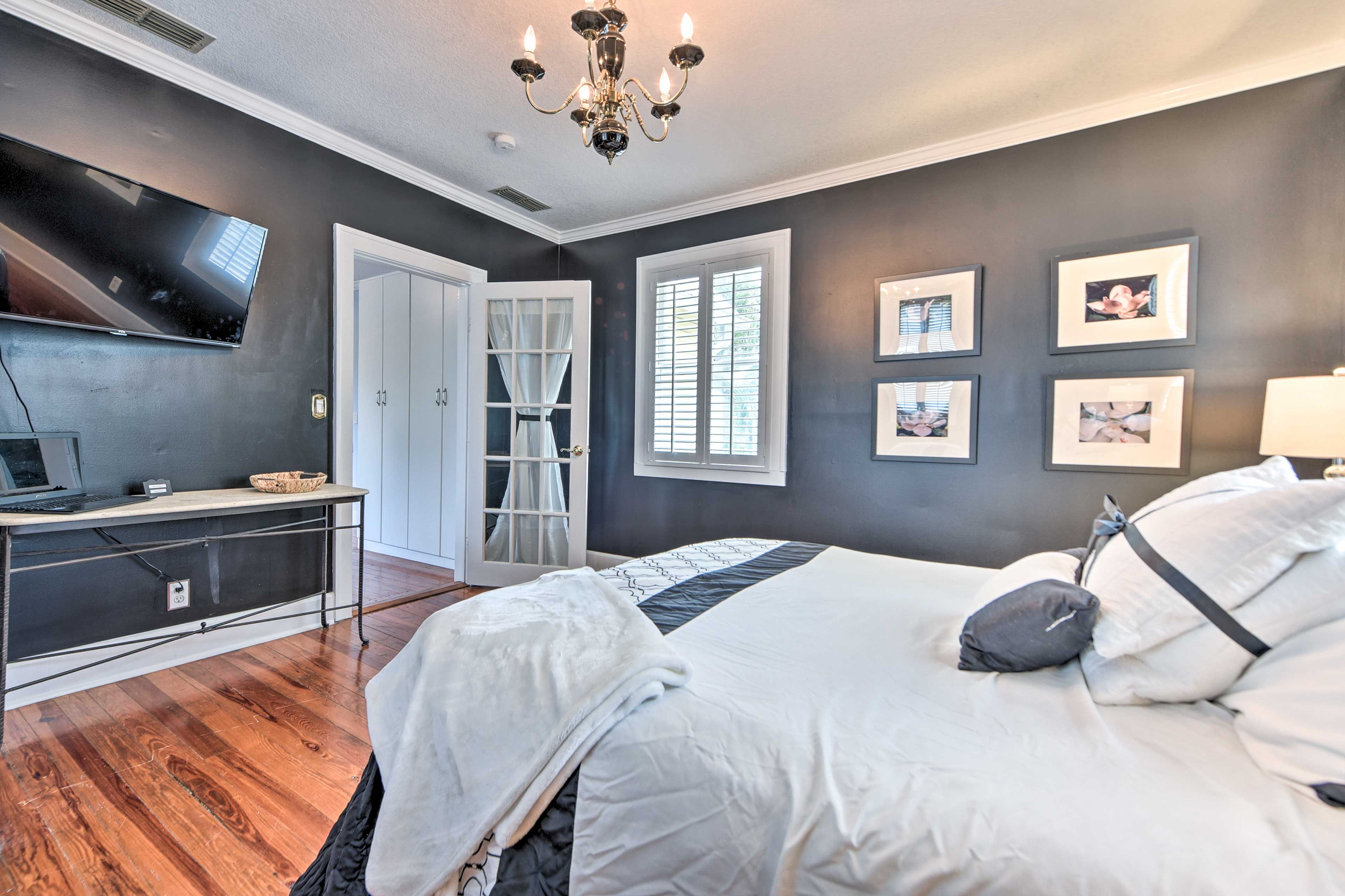 Bedroom 2 | Smart TV