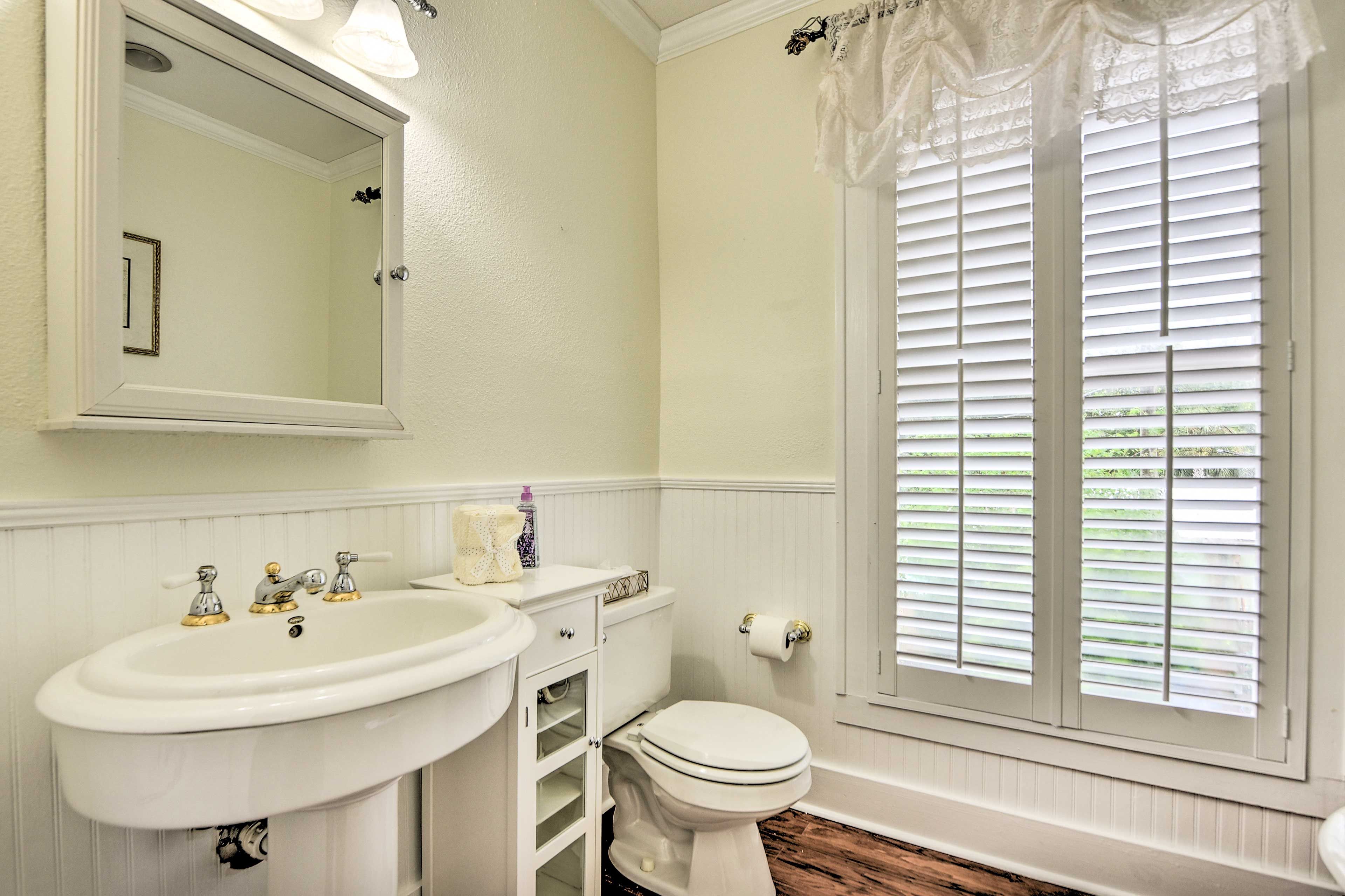 Full Bathroom