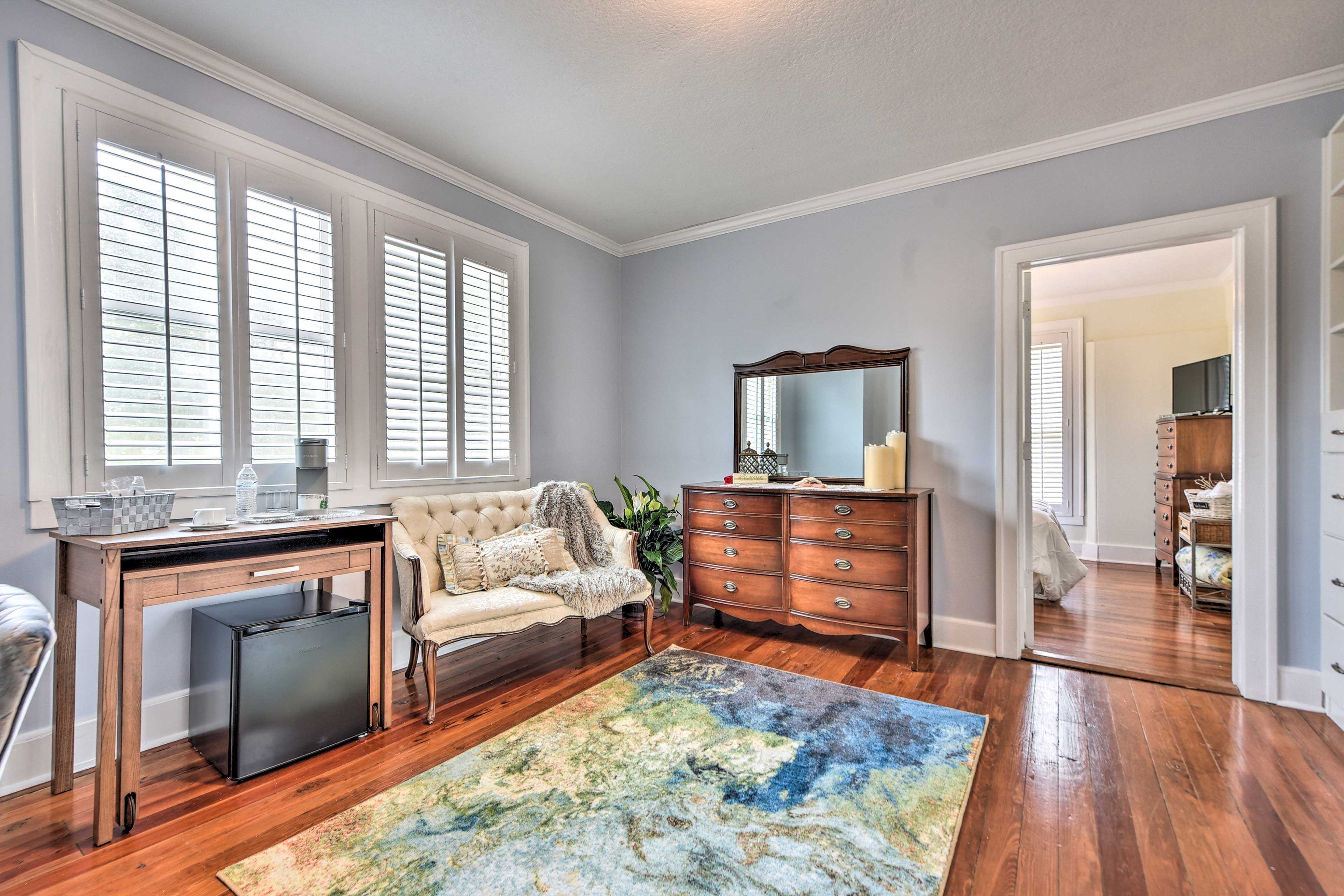 Office/Additional Living Space | Mini Fridge