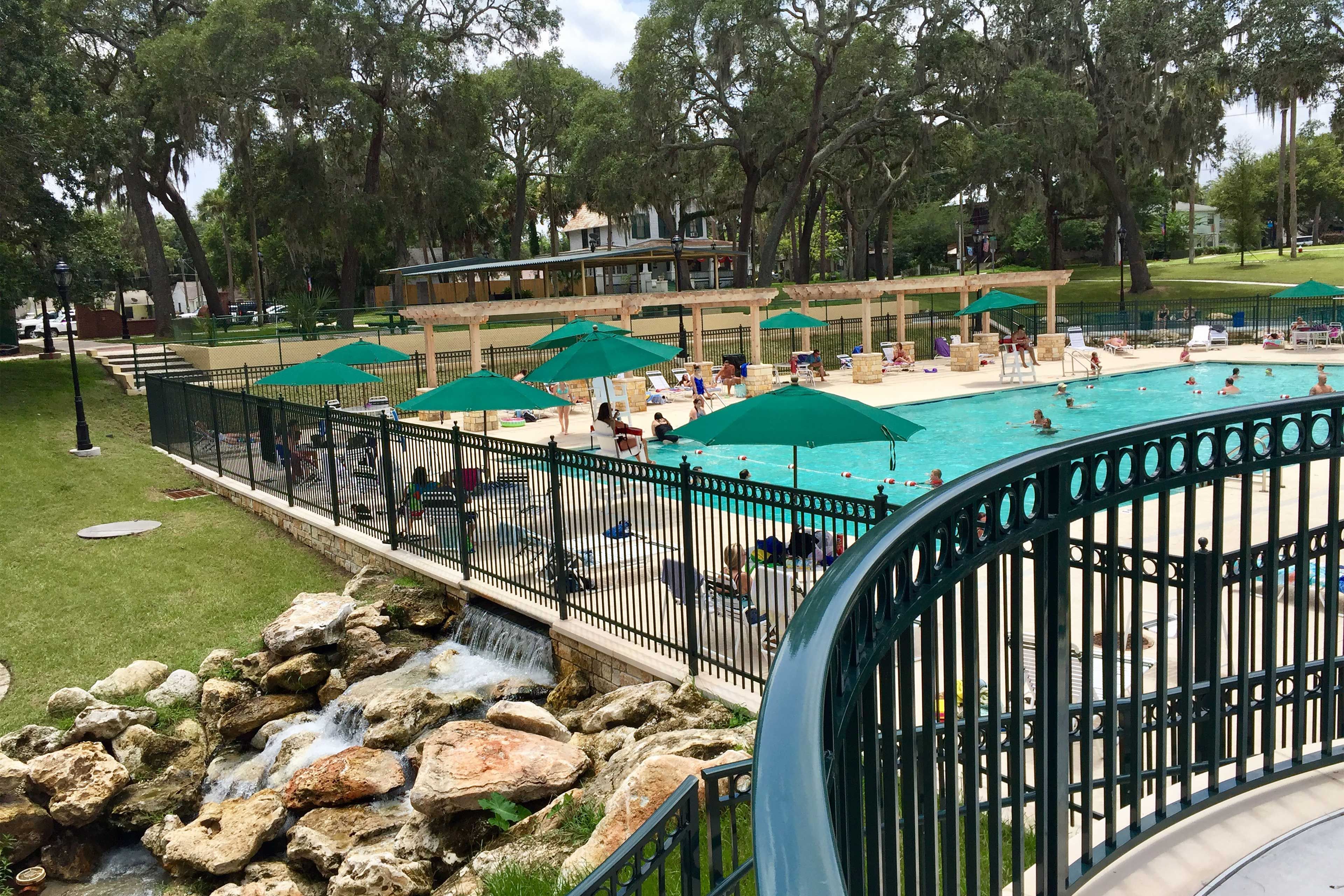 Community Amenities (w/ Additional Fee)