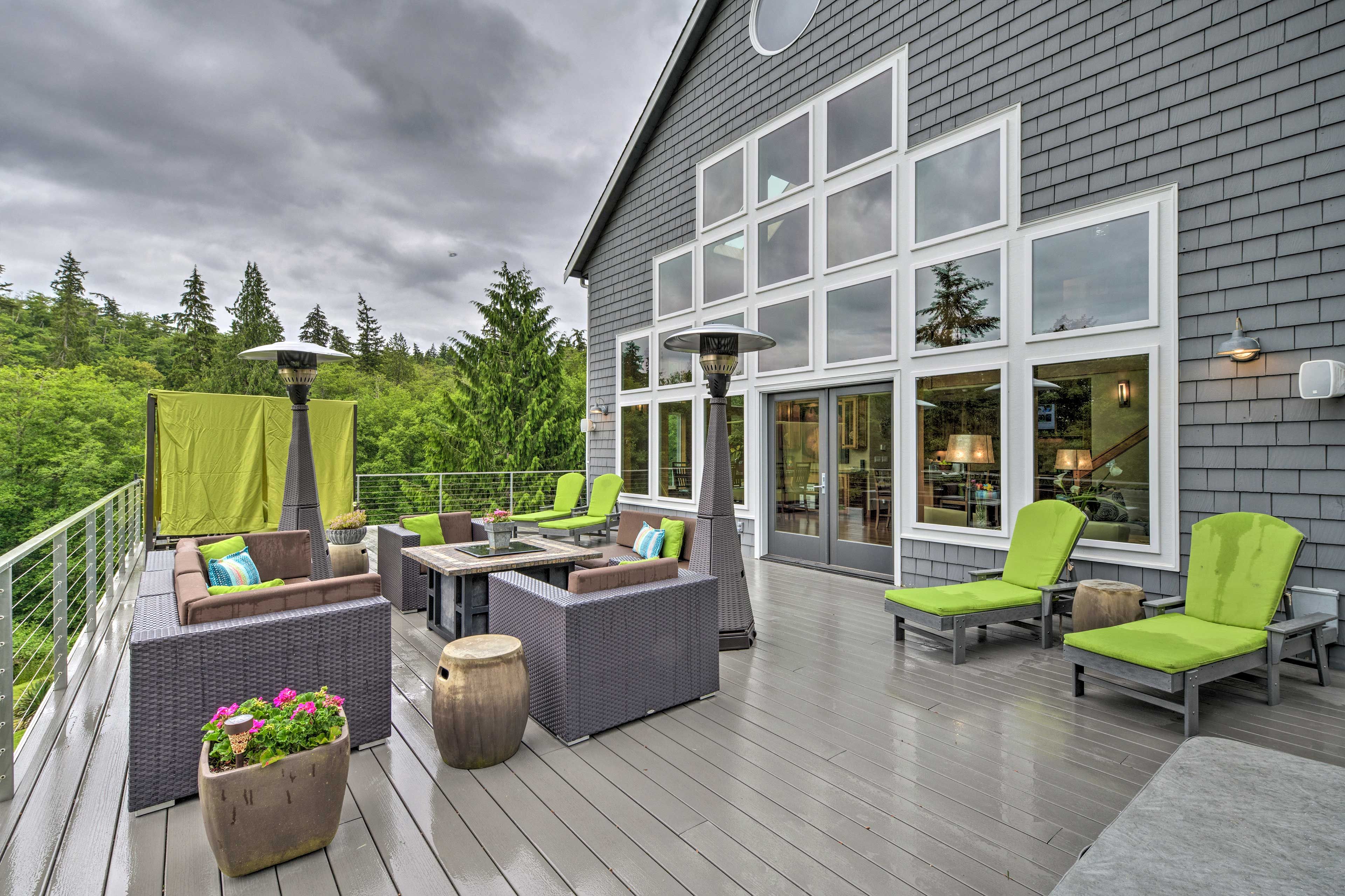 Deck | Hot Tub | Gas Grill