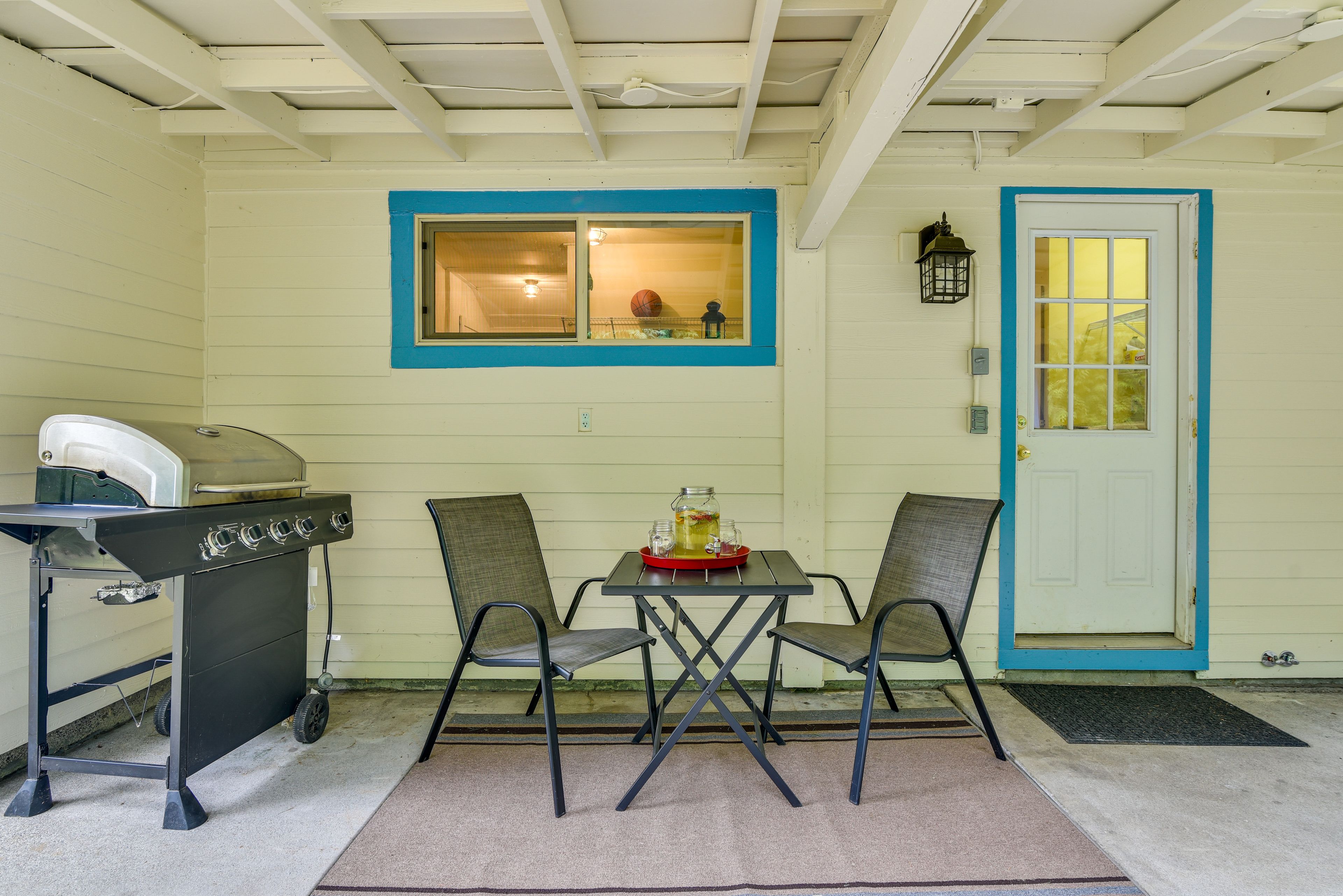 Covered Patio | Gas Grill