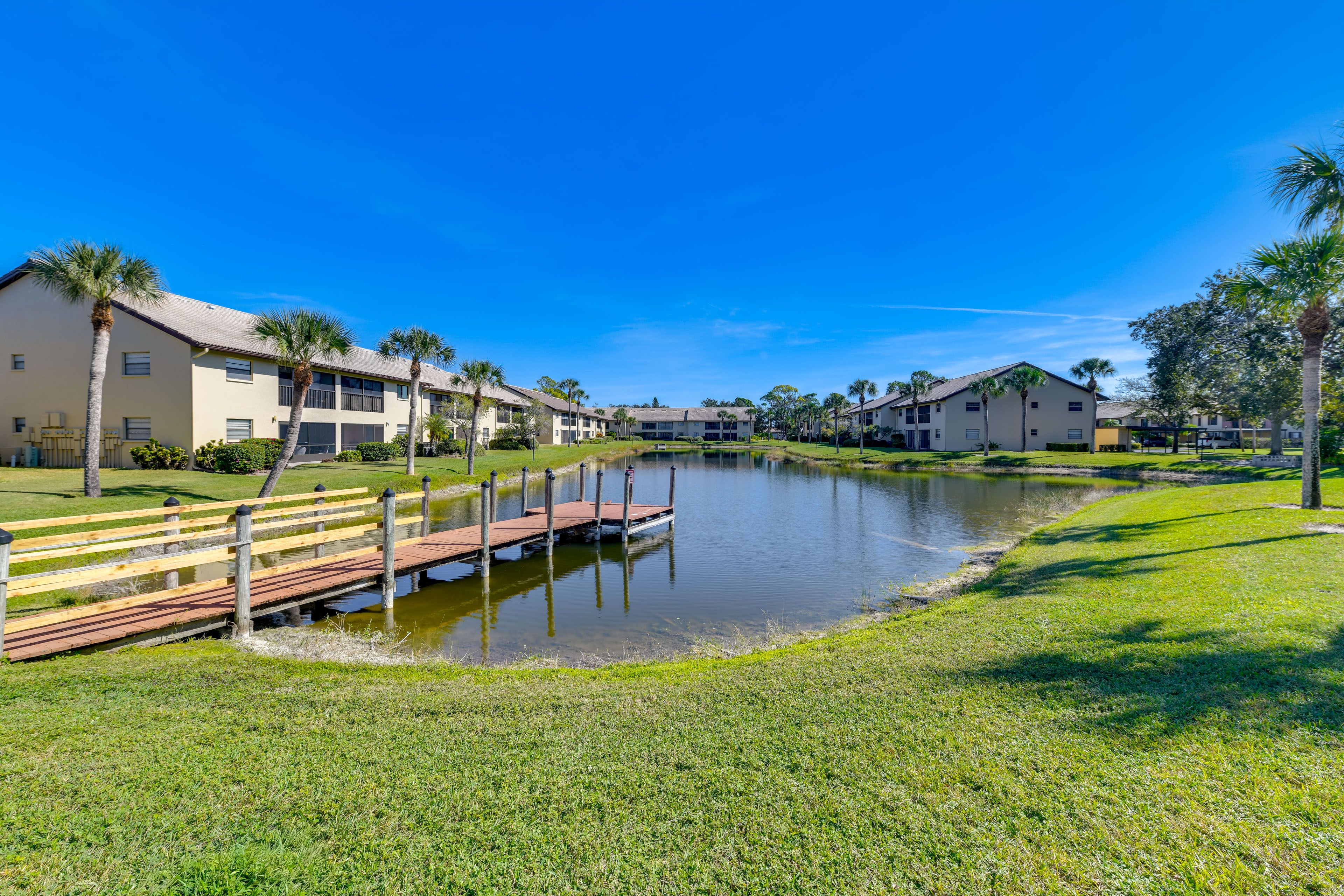 Mission Lakes Of Venice Condominium Association | Community Grounds