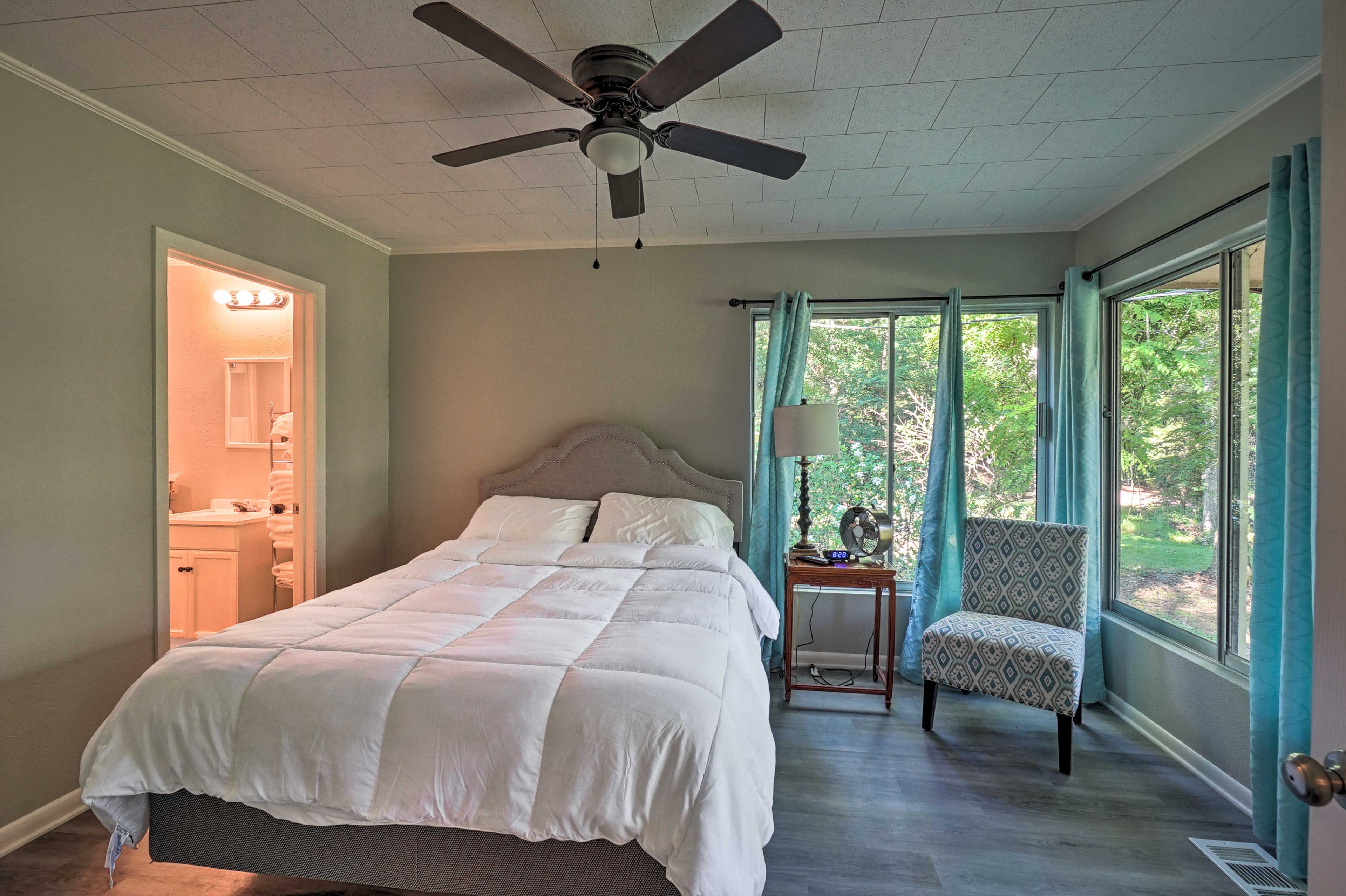 Bedroom 1 | Queen Bed | Linens Provided