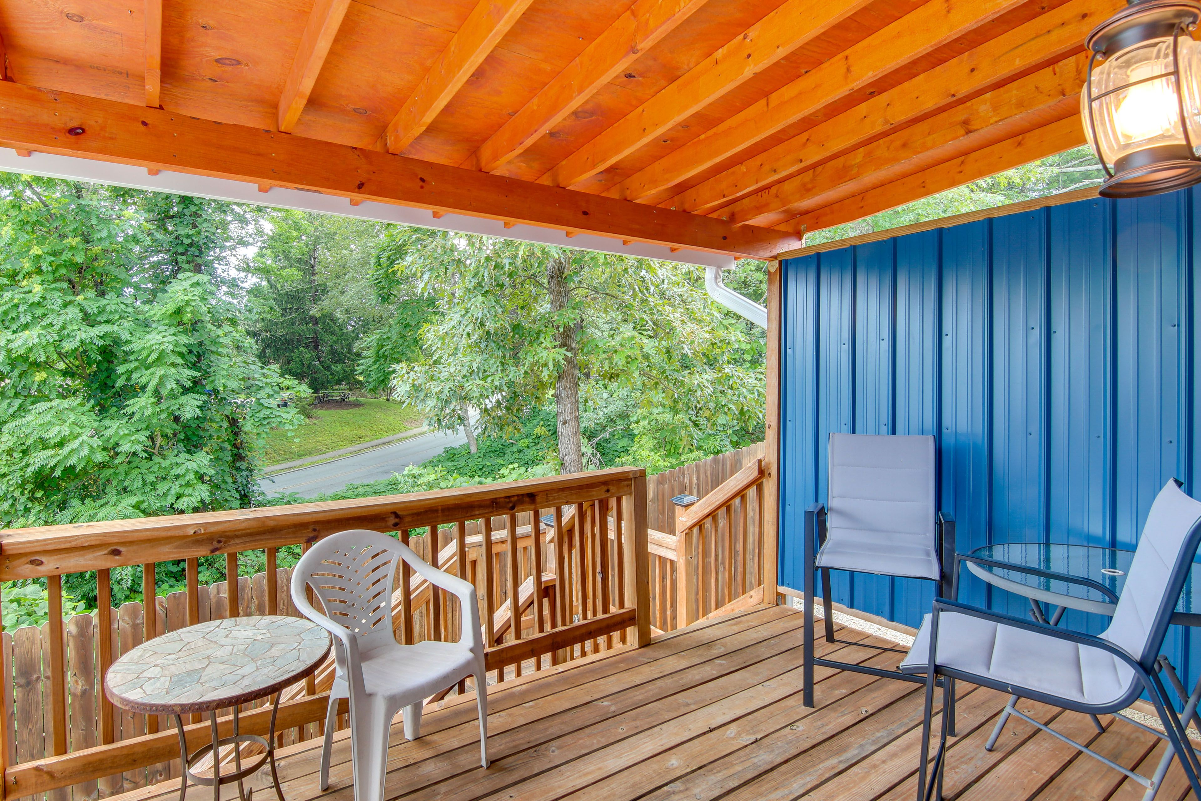 Furnished Patio