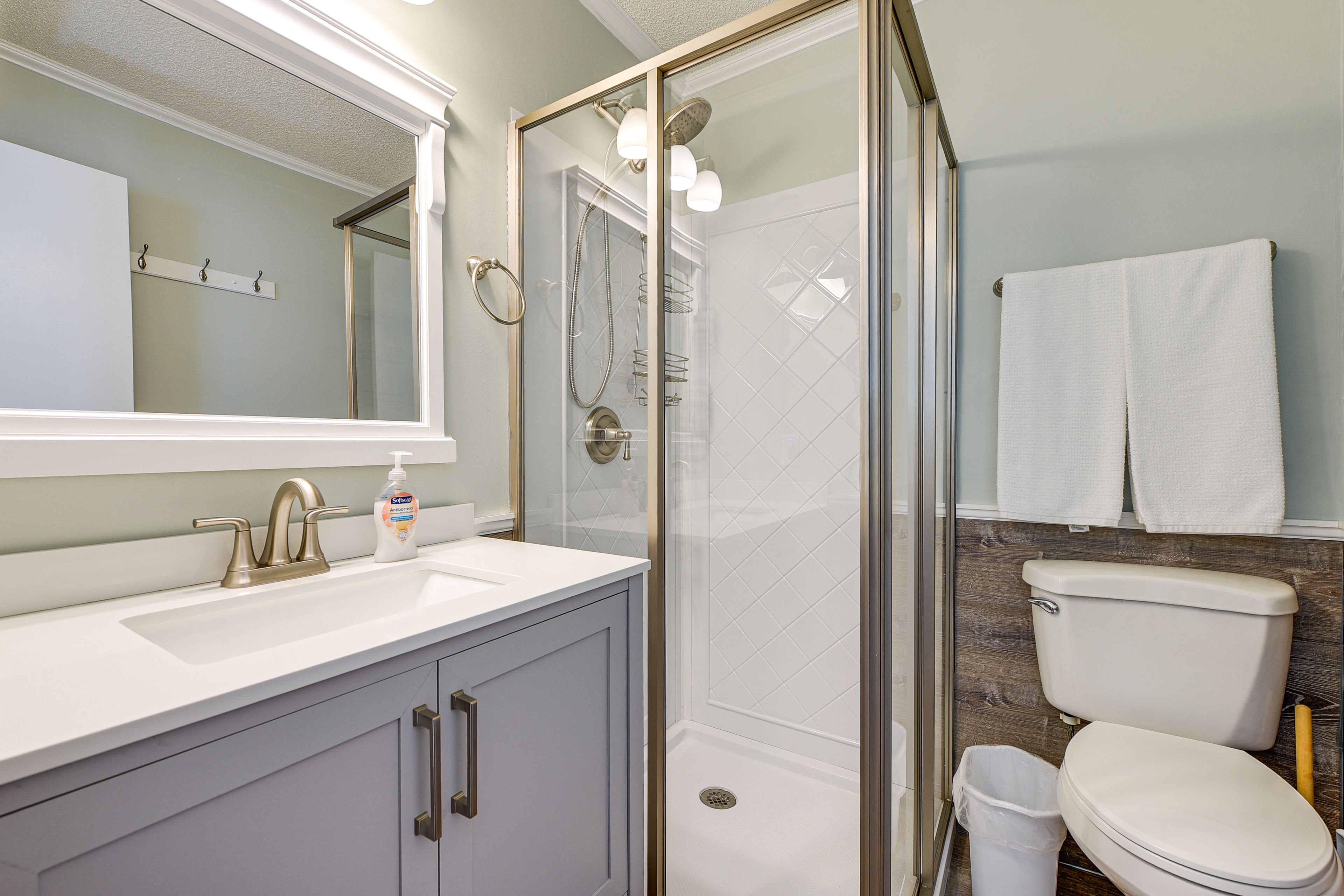 Full Bathroom | Linens & Towels