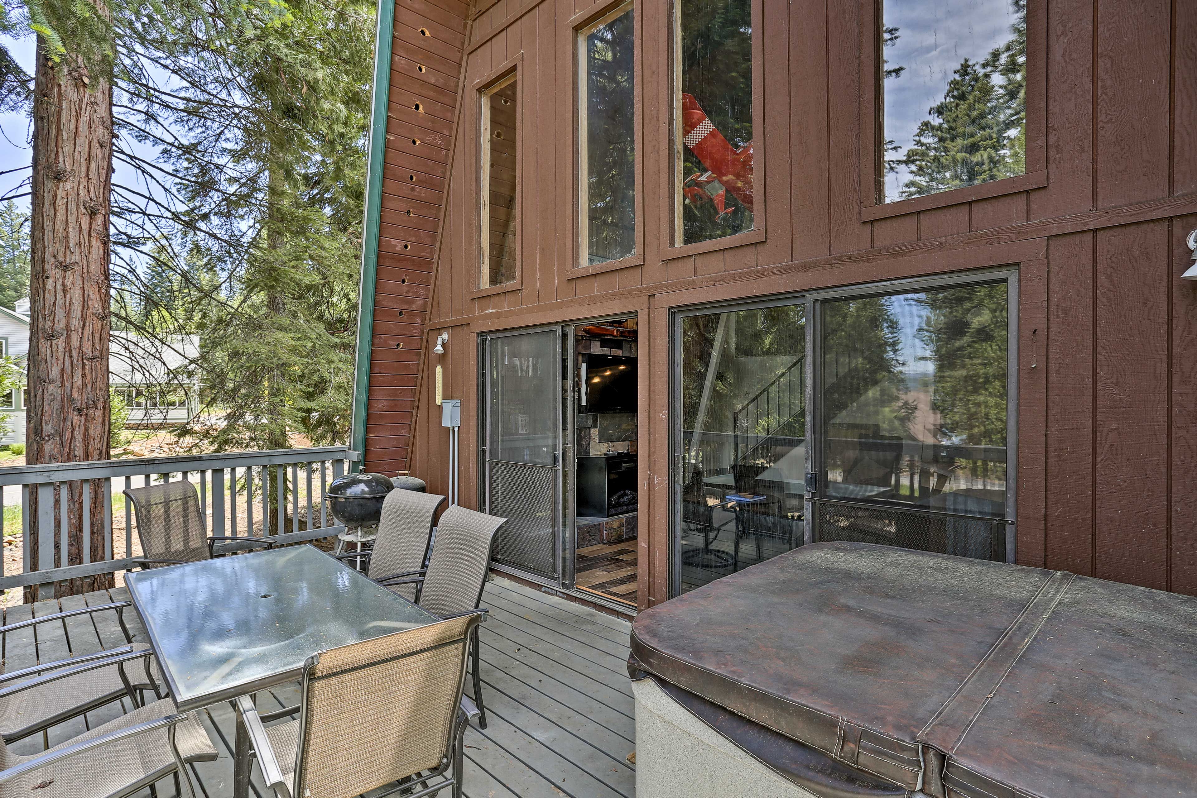 Deck | Hot Tub Unavailable