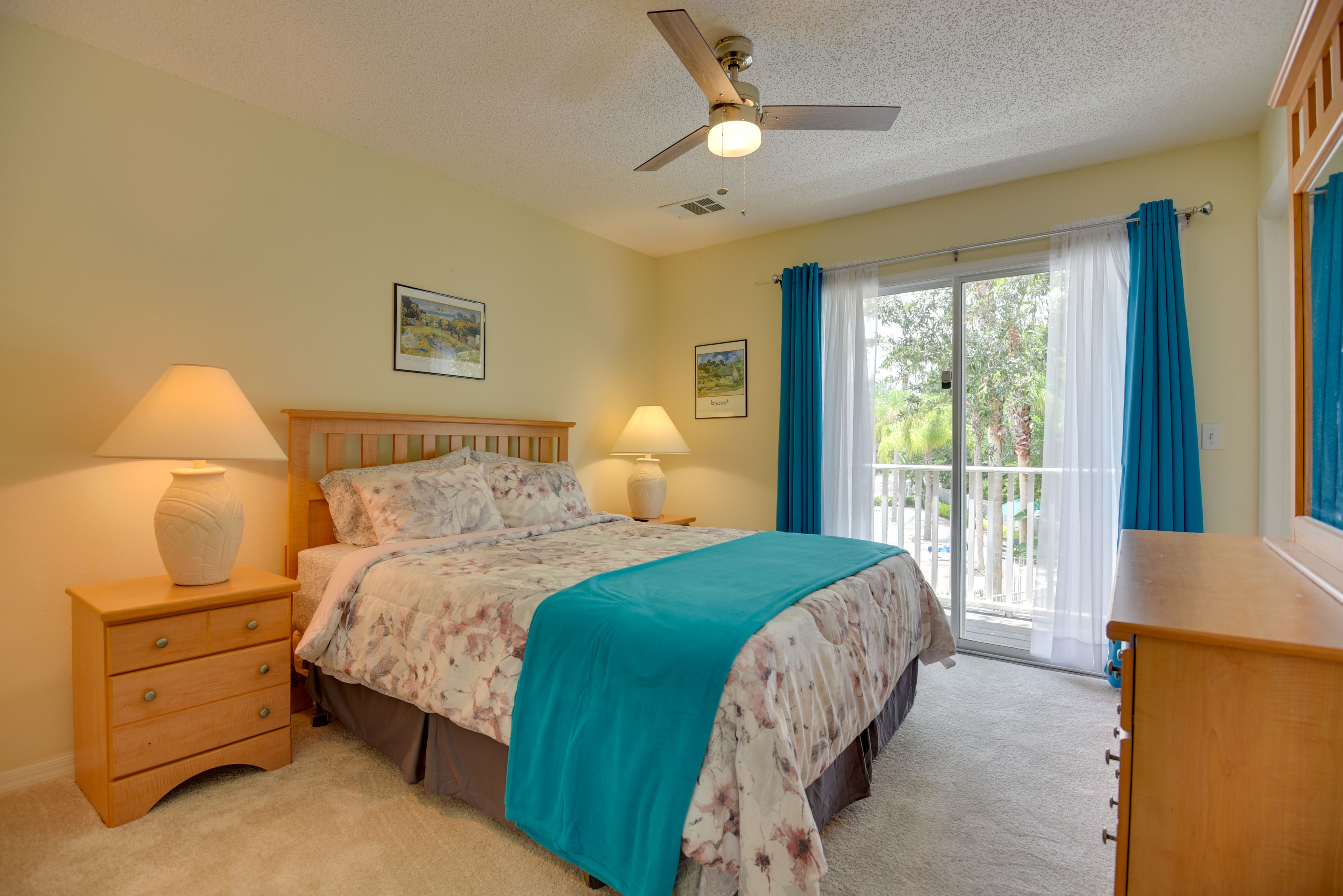 Bedroom 1 | Queen Bed | Smart TV | En-Suite Bathroom