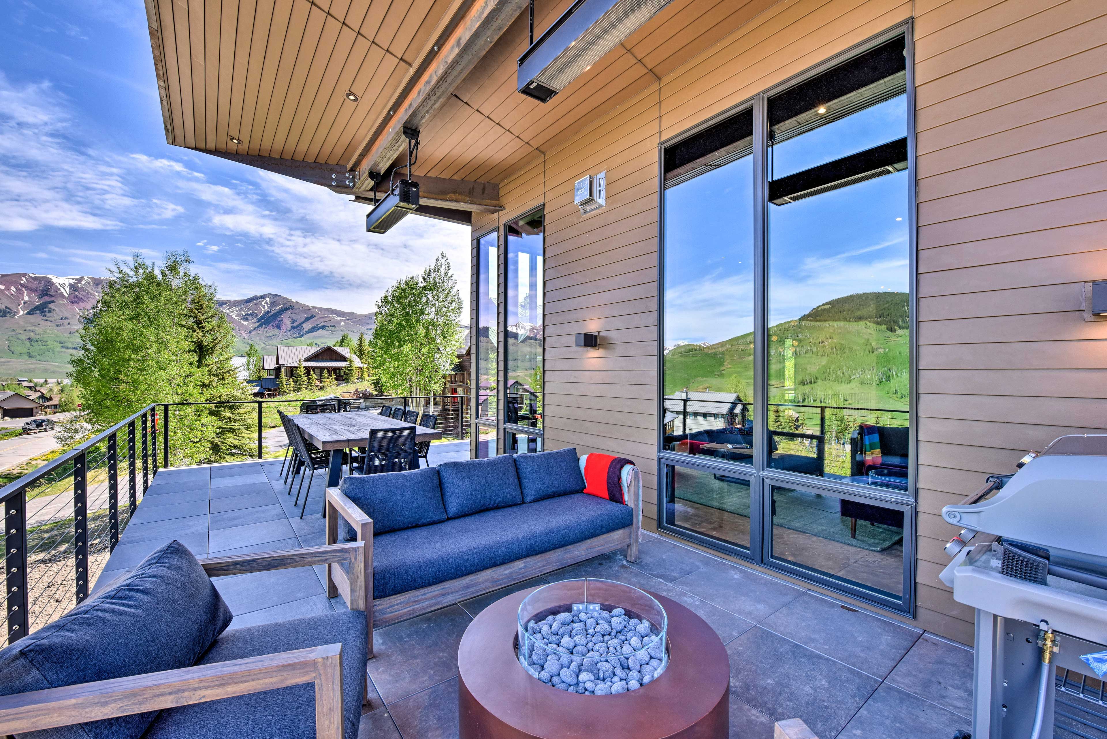 Patio | Outdoor Dining Area | Fire Pit