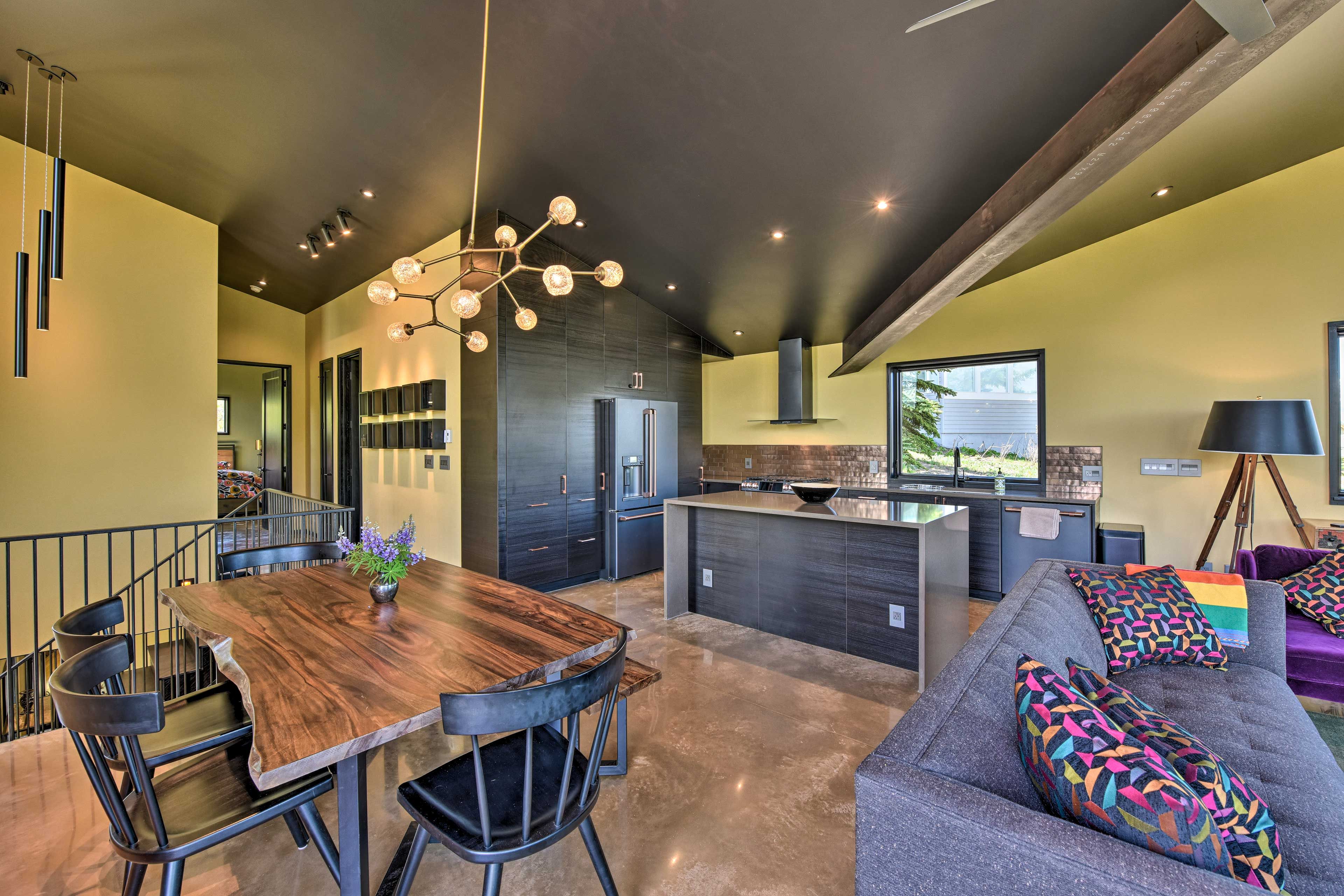Dining Area | Dishware & Flatware