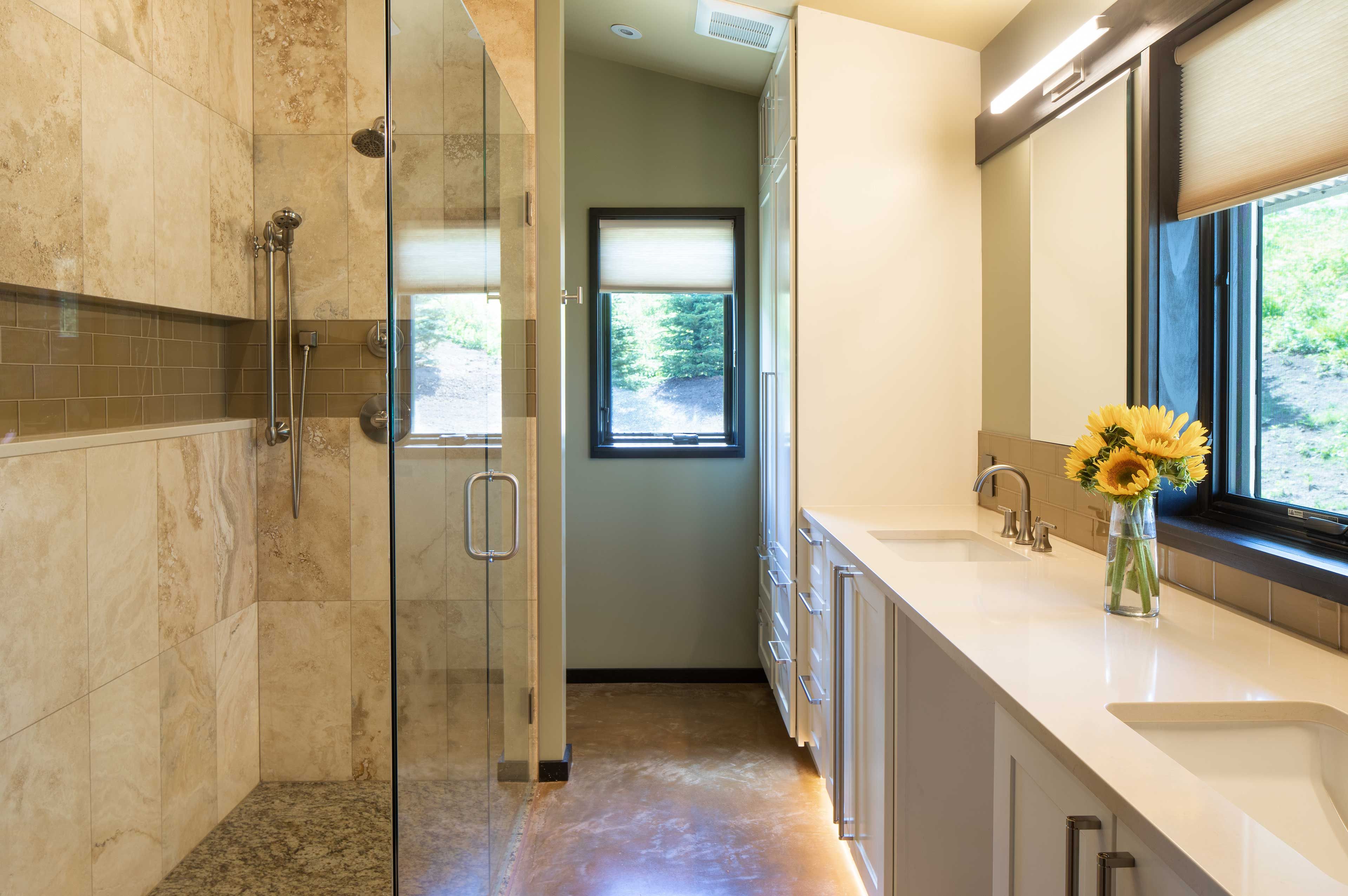 Full Bathroom | Linens & Towels
