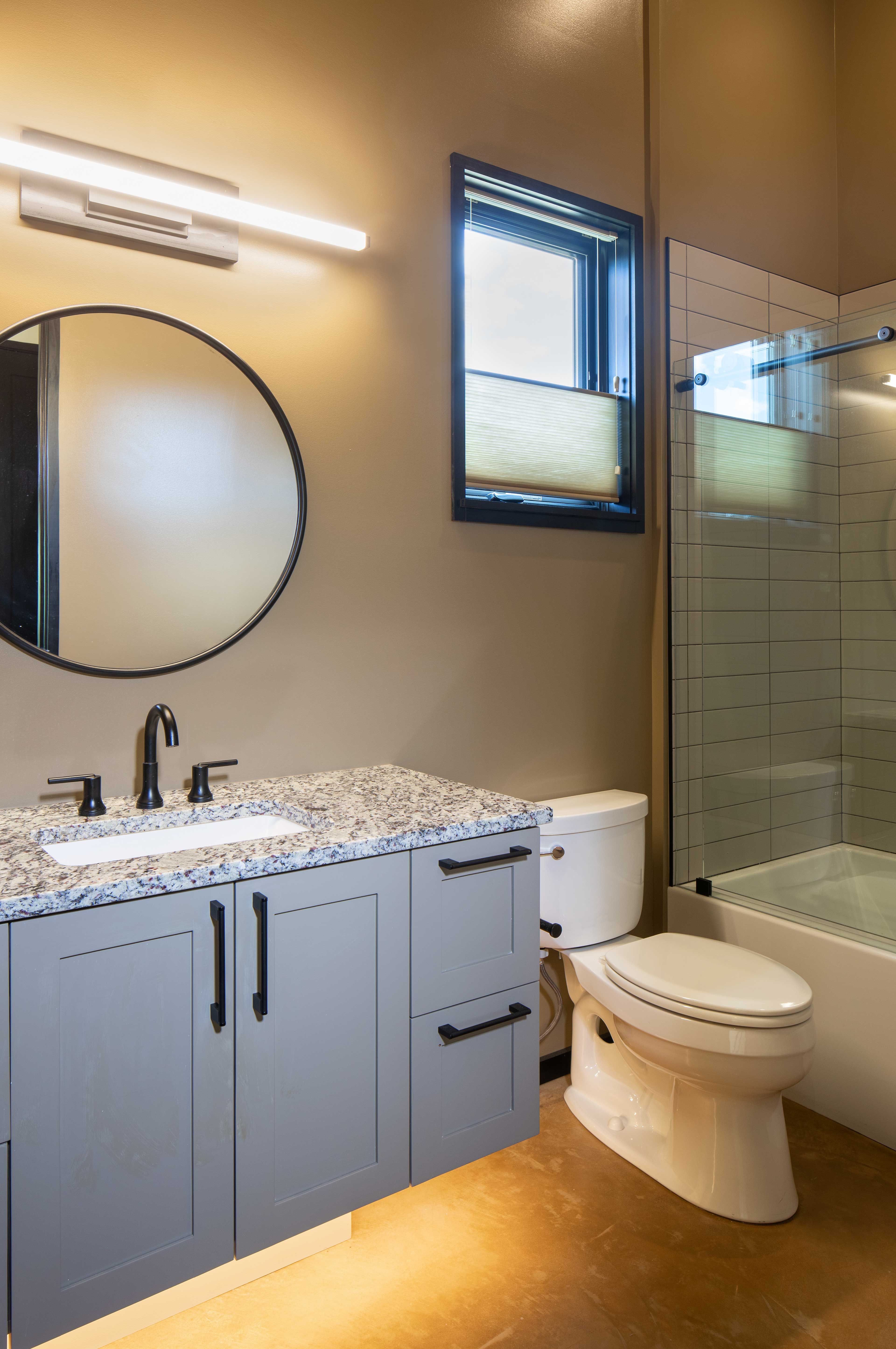 Full Bathroom | Complimentary Toiletries | Hair Dryer