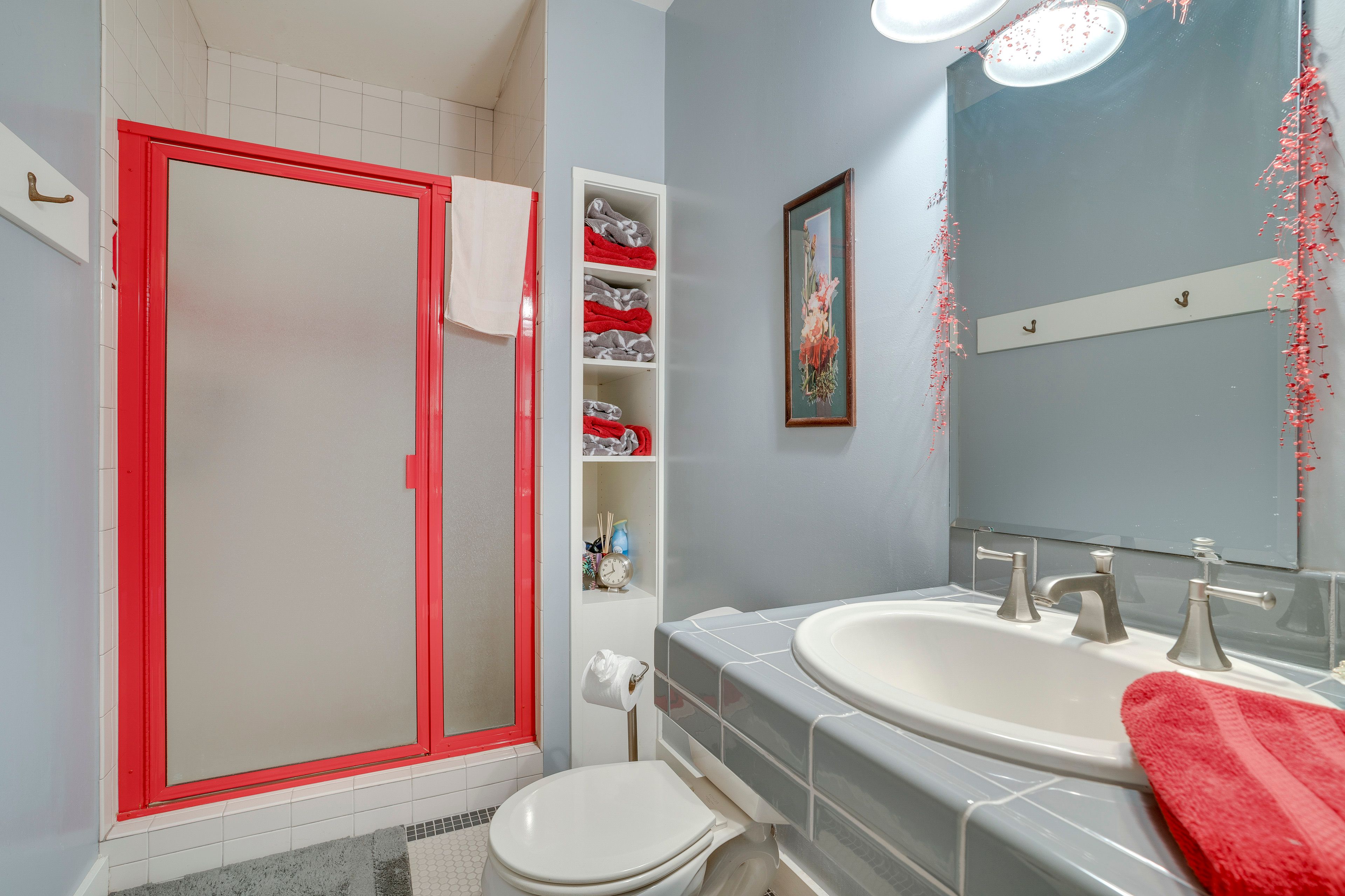 Full Bathroom | Complimentary Toiletries | Hair Dryer