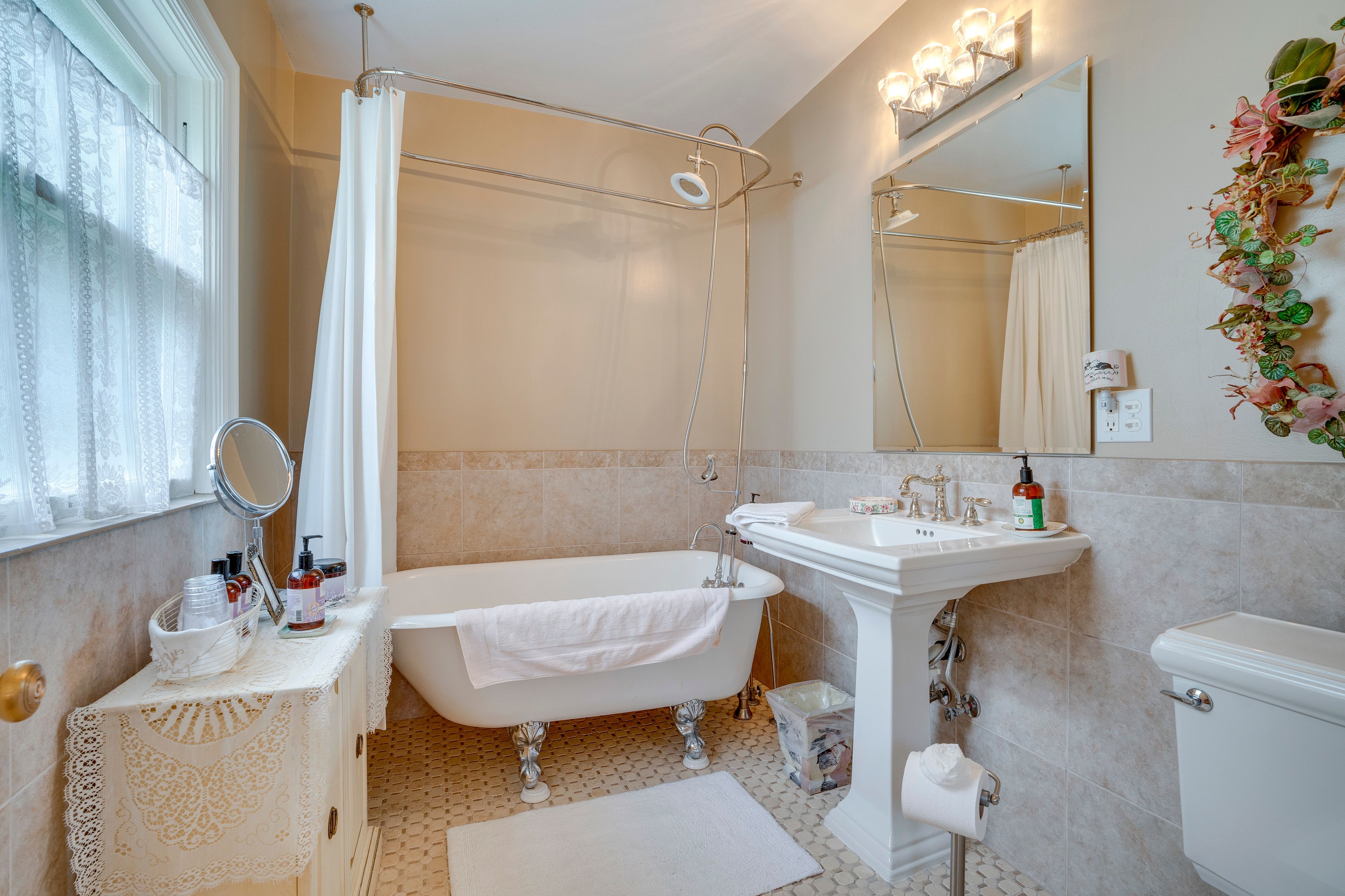 Full Bathroom