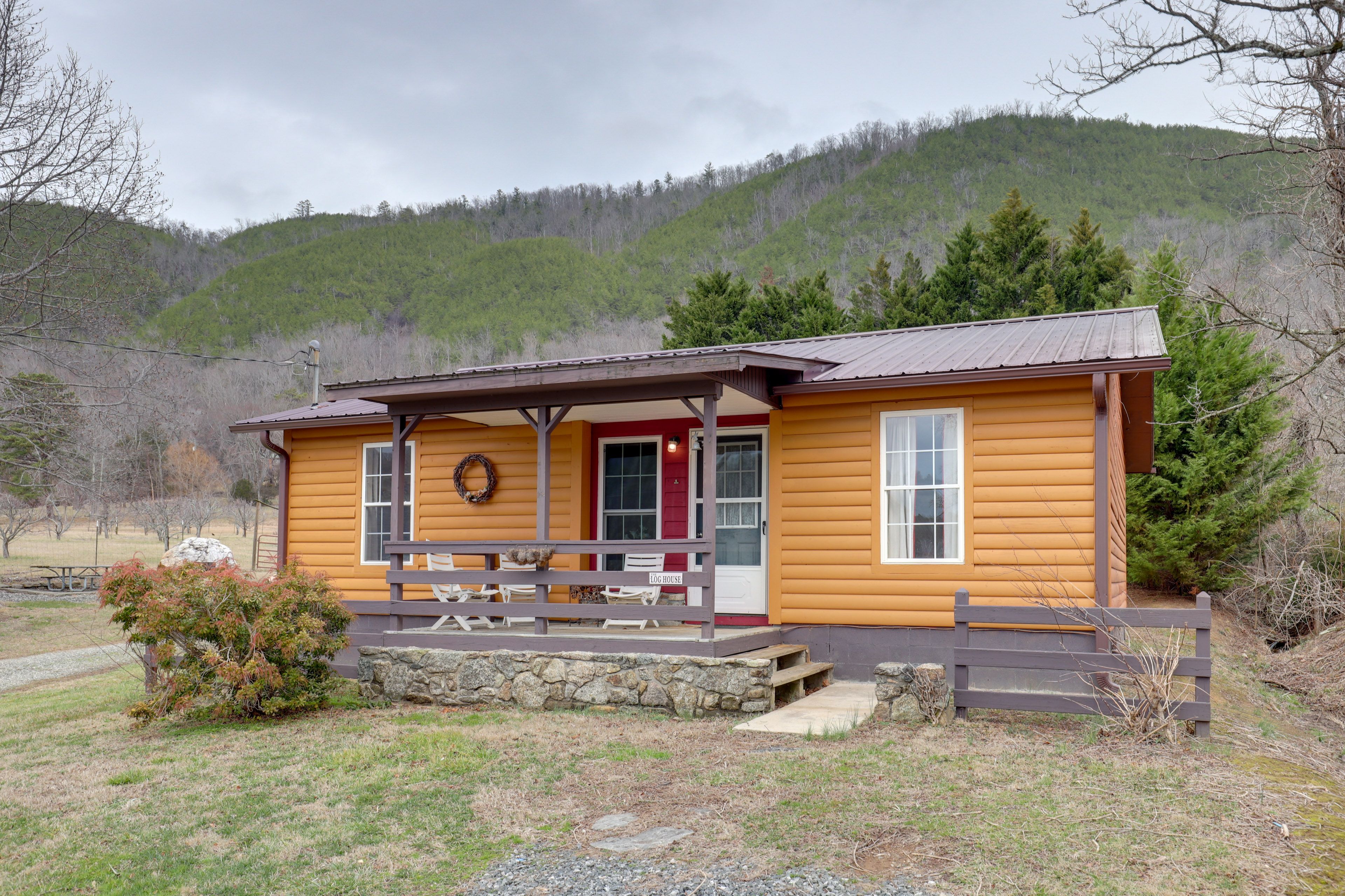 Cabin Exterior | Mountain Views