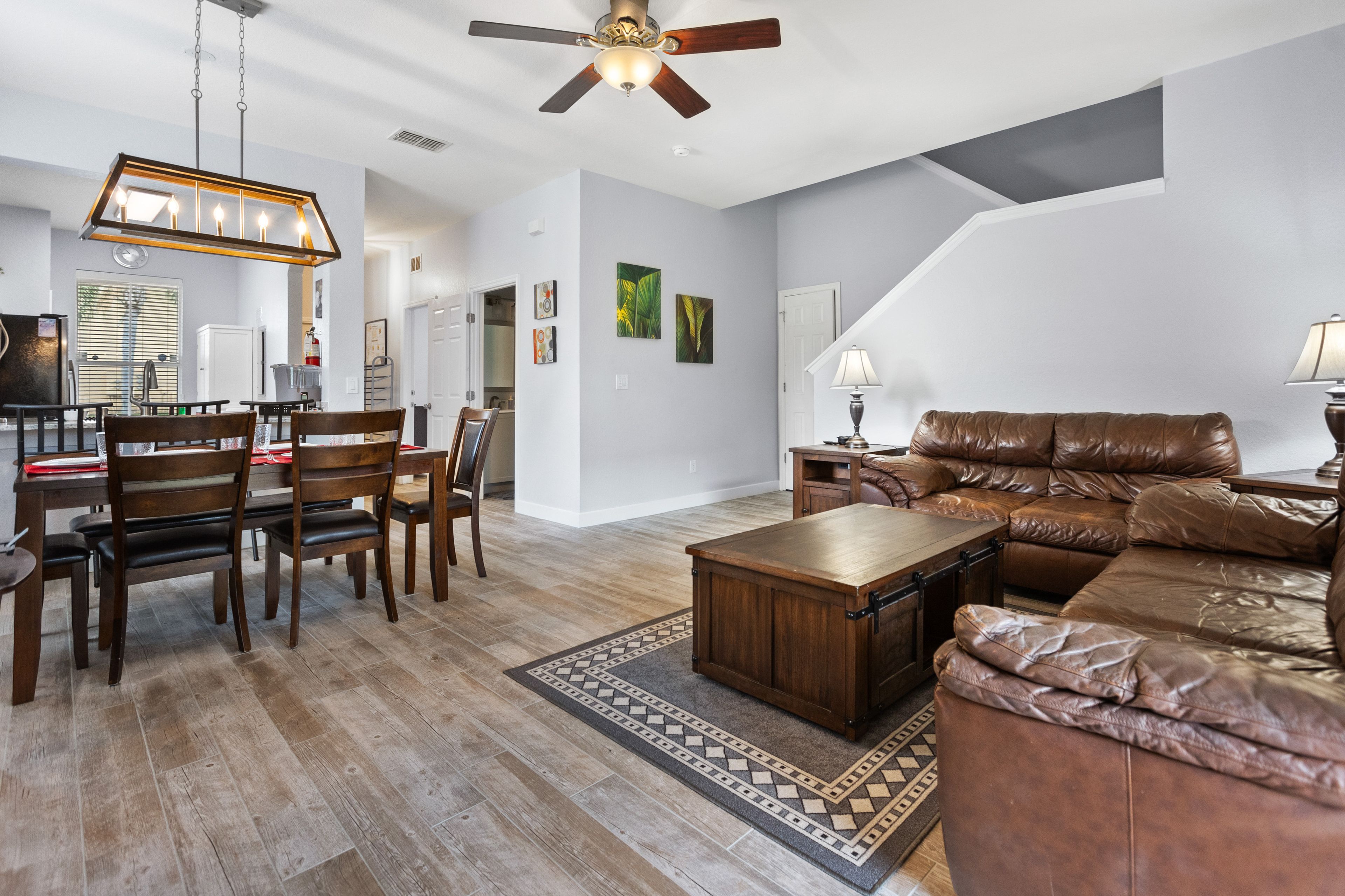 Living Room | Free WiFi | Sleeper Sofa | Cable TV