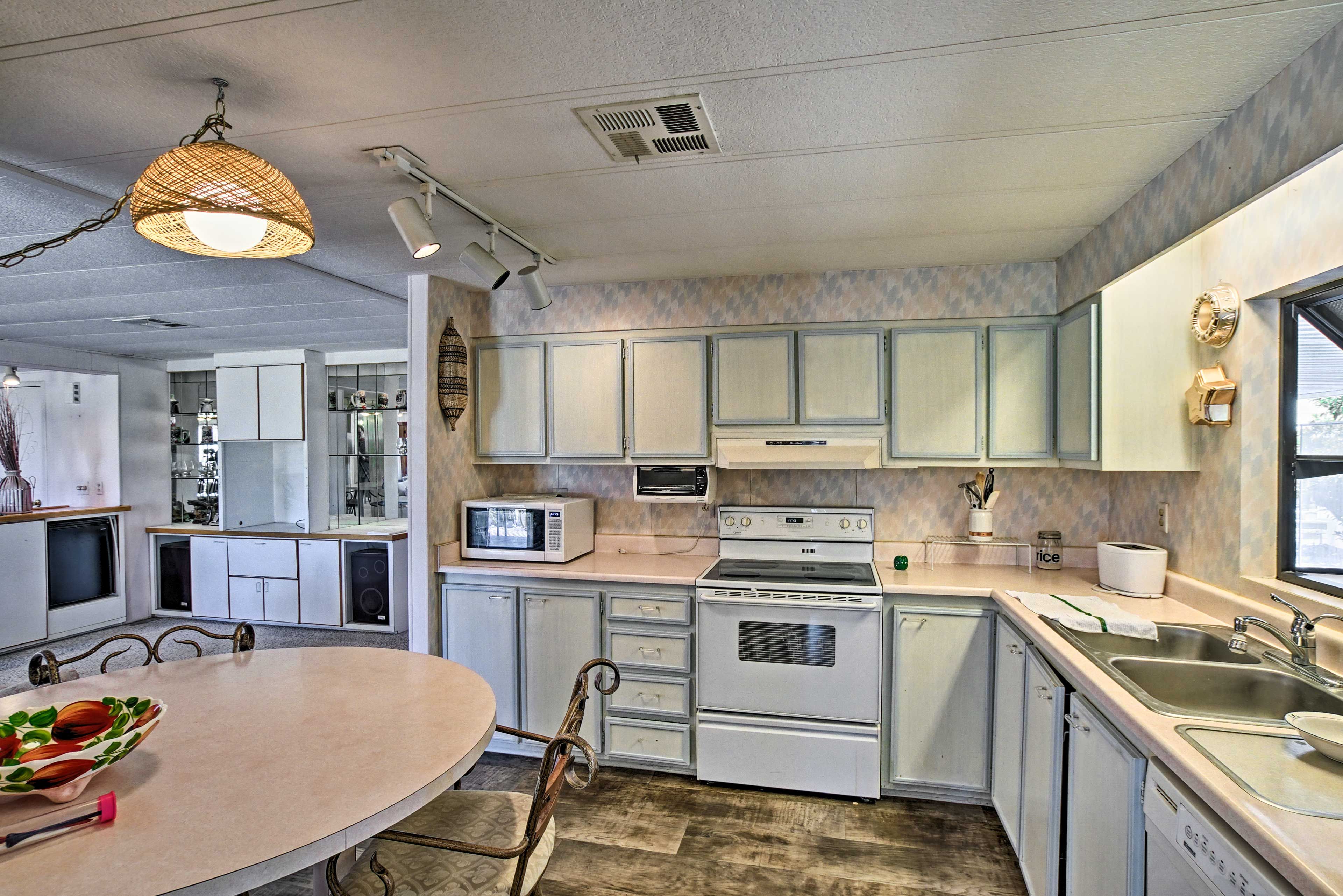 The kitchen comes fully equipped for the at-home chef.