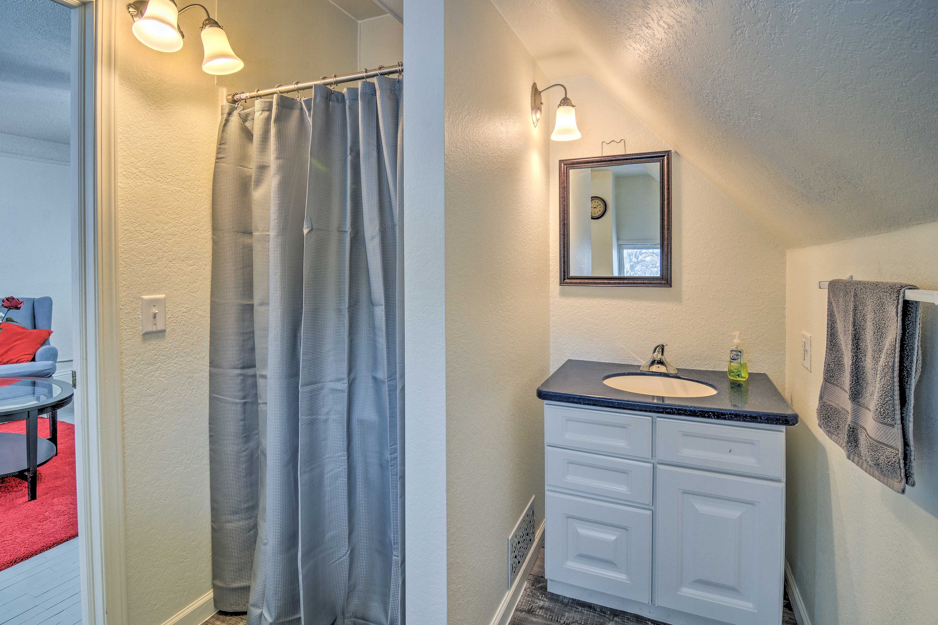 Full Bathroom