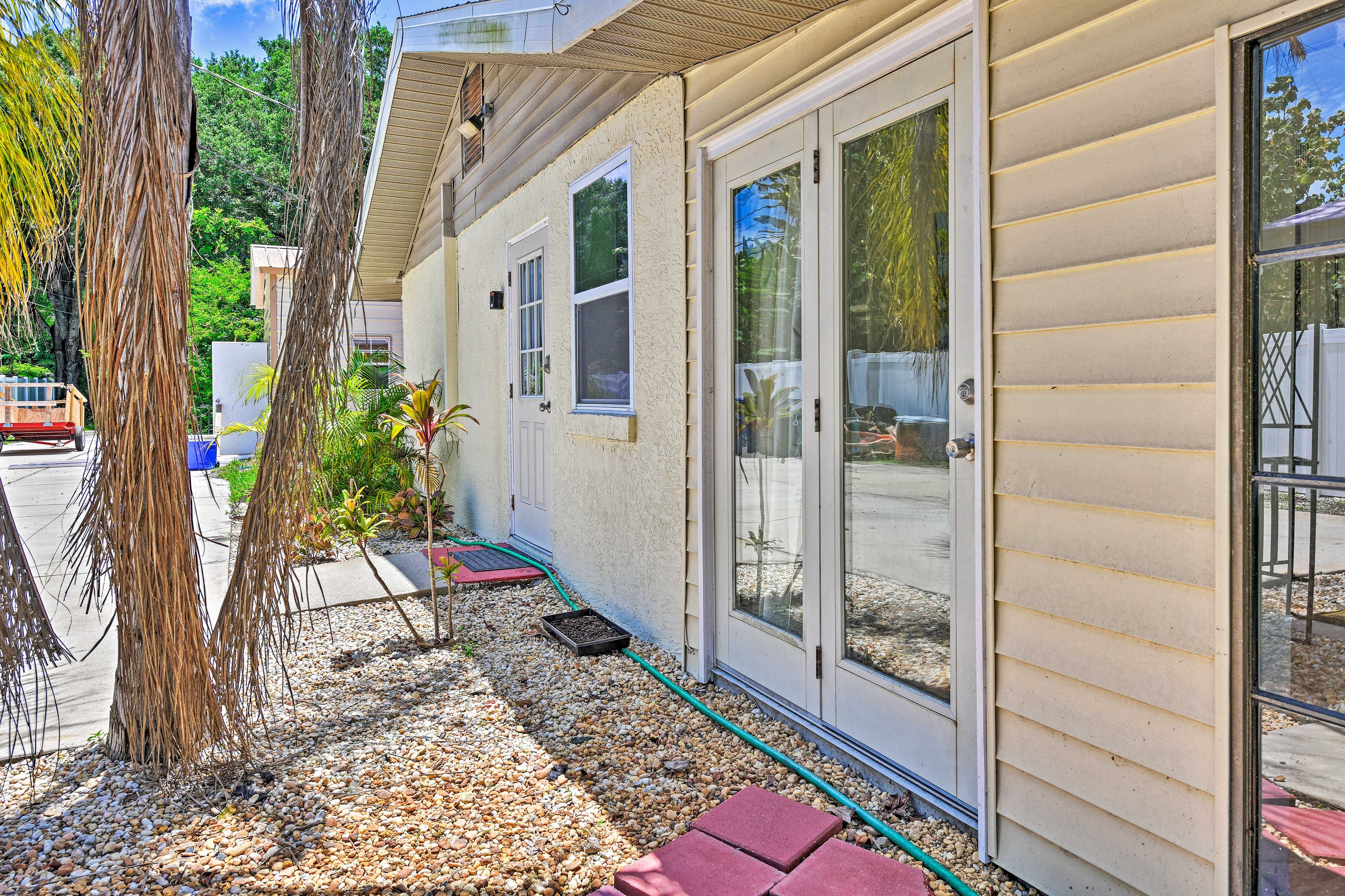This Bradenton hideaway makes it easy to escape to the beach.